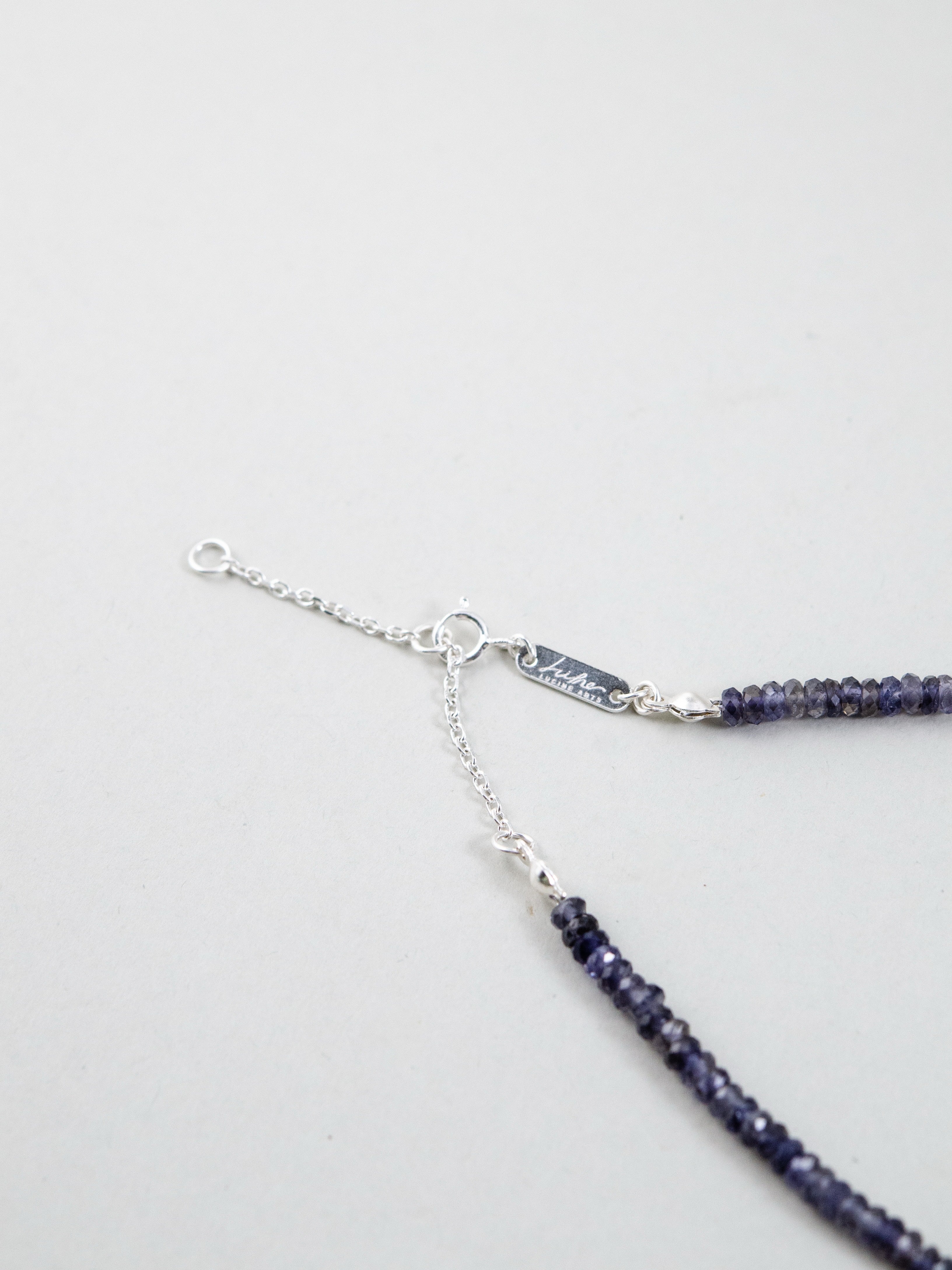 ネックレス エンドパーツ詳細 丁寧な仕上がりと天然石