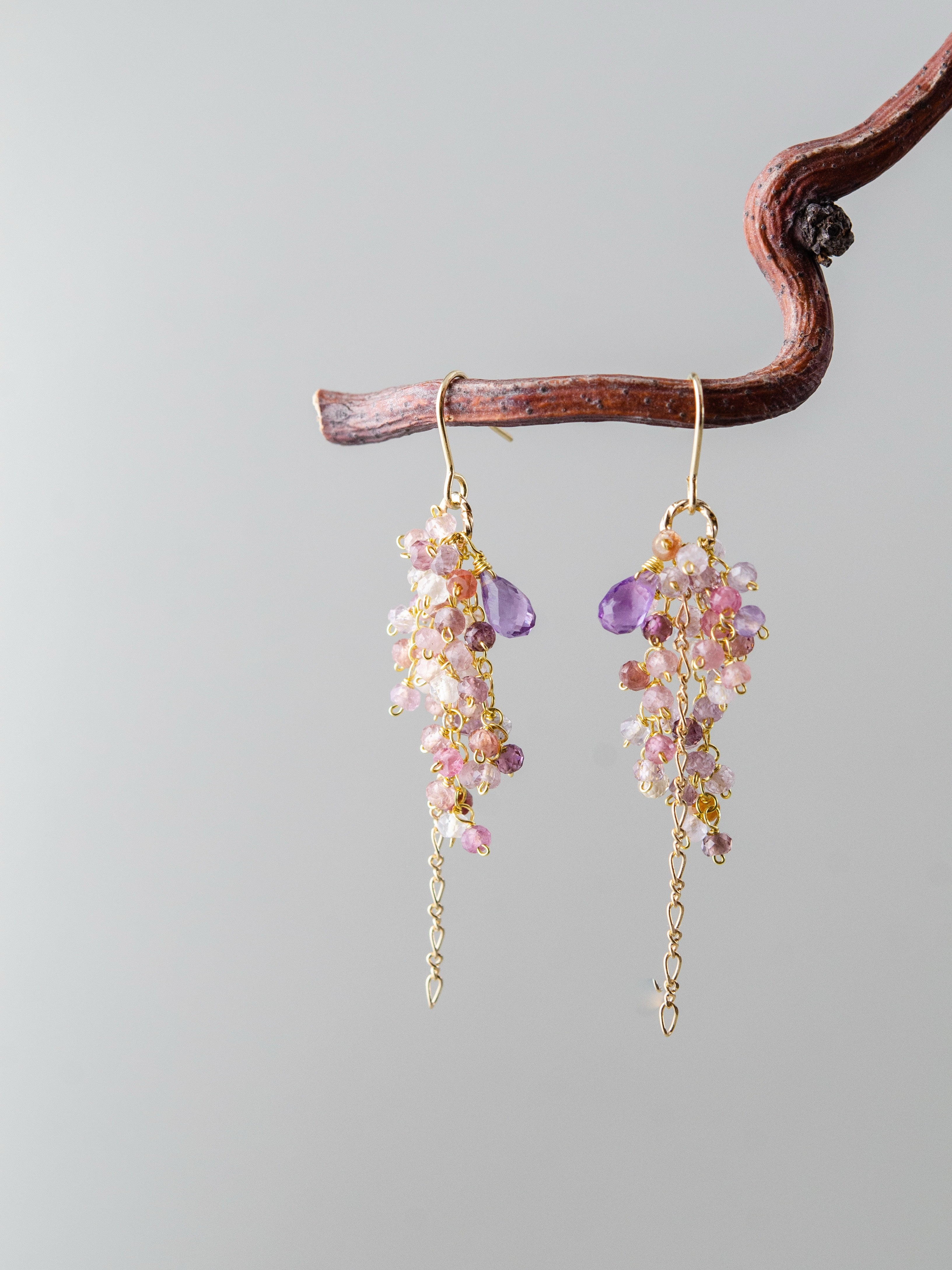 LUCINE アメジスト & スピネル ロング ピアス【イヤリング可】藤の花の
