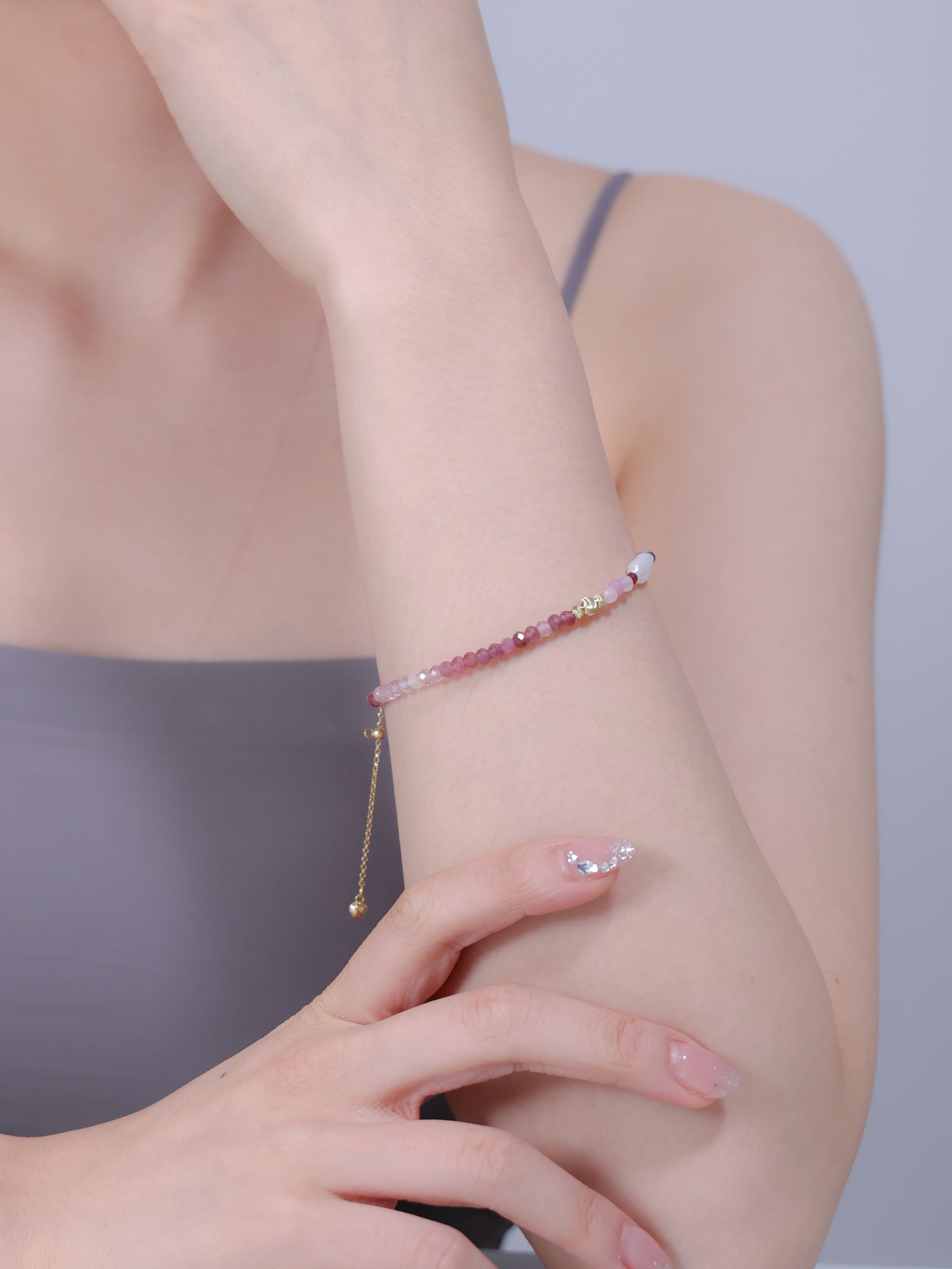 レディース アクセサリー コーデ フェミニン 愛の石 お守り