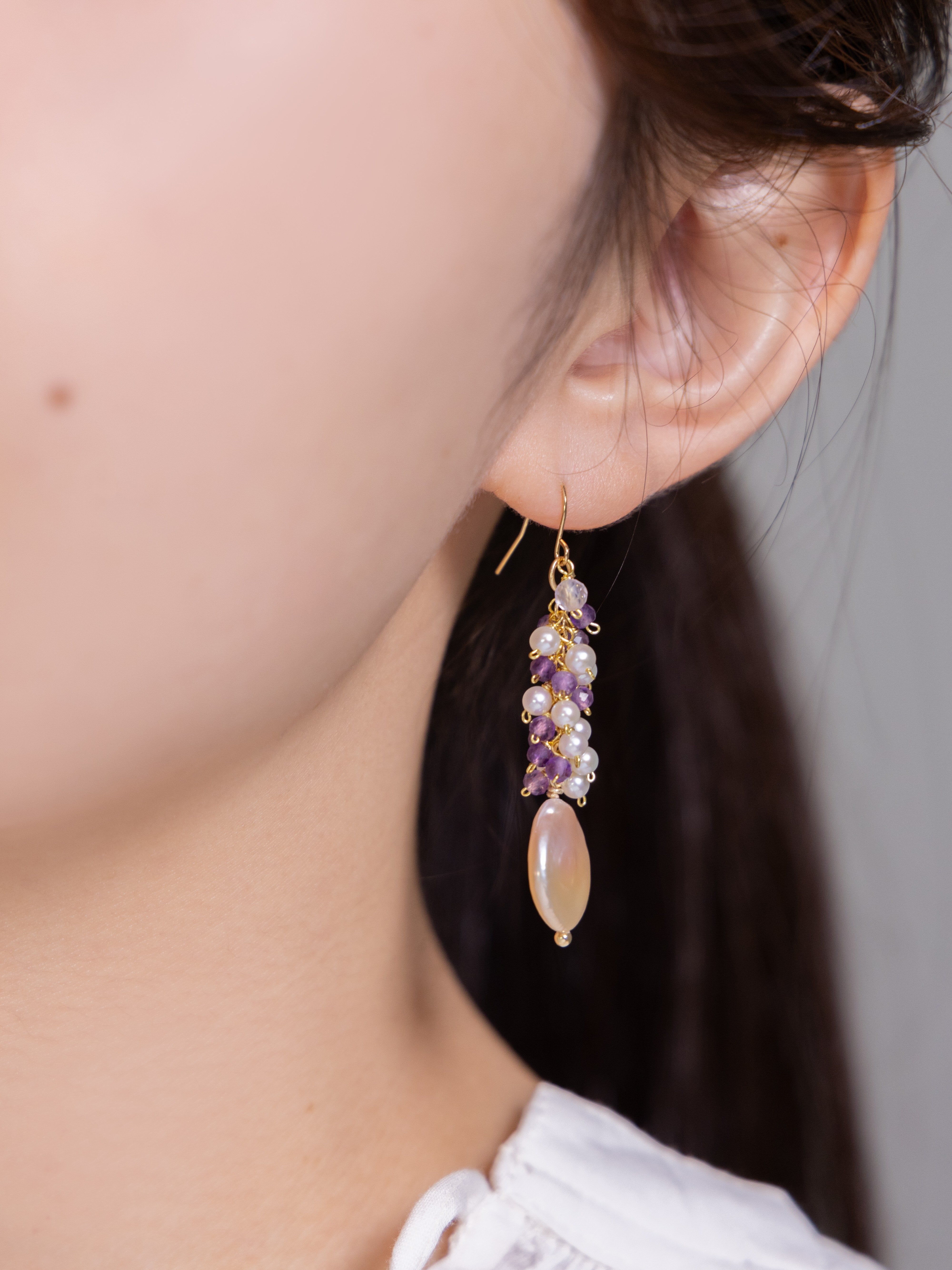 アメジスト & 淡水パール 揺れる ピアス - 【イヤリング変更可】高貴な