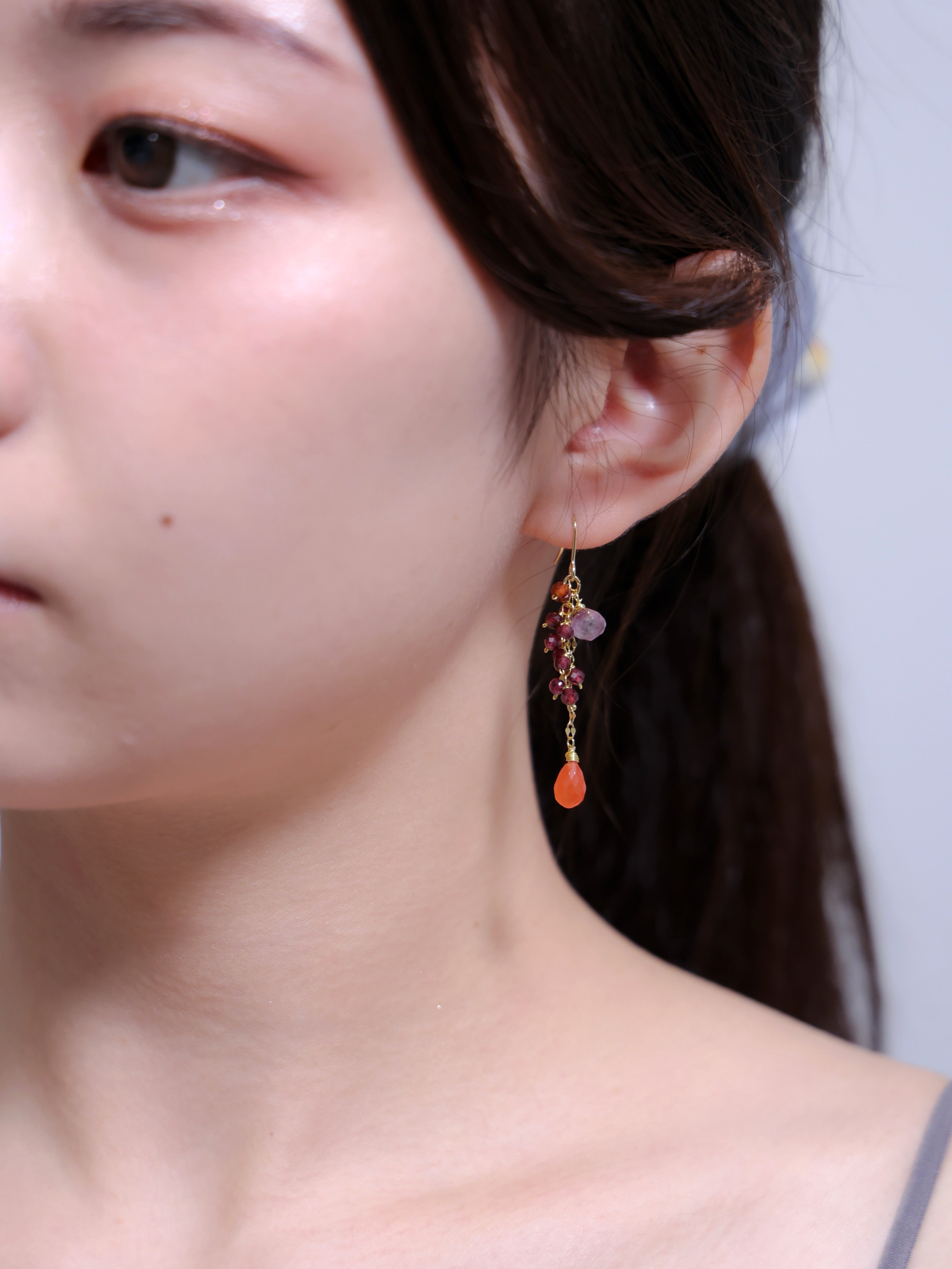 レディース アクセサリー コーデ 暖色系 フェミニン 雰囲気