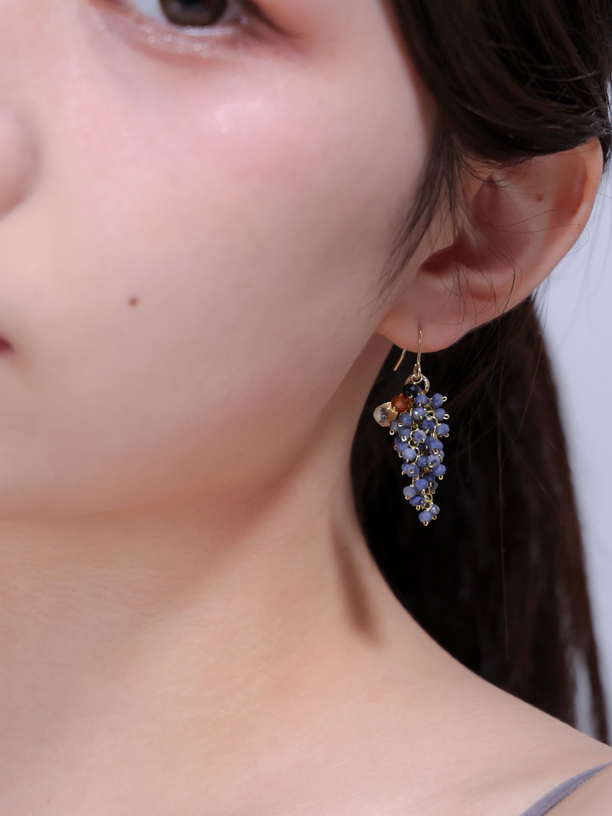 レディース アクセサリー 着画 伏し目 上品 落ち着いた雰囲気