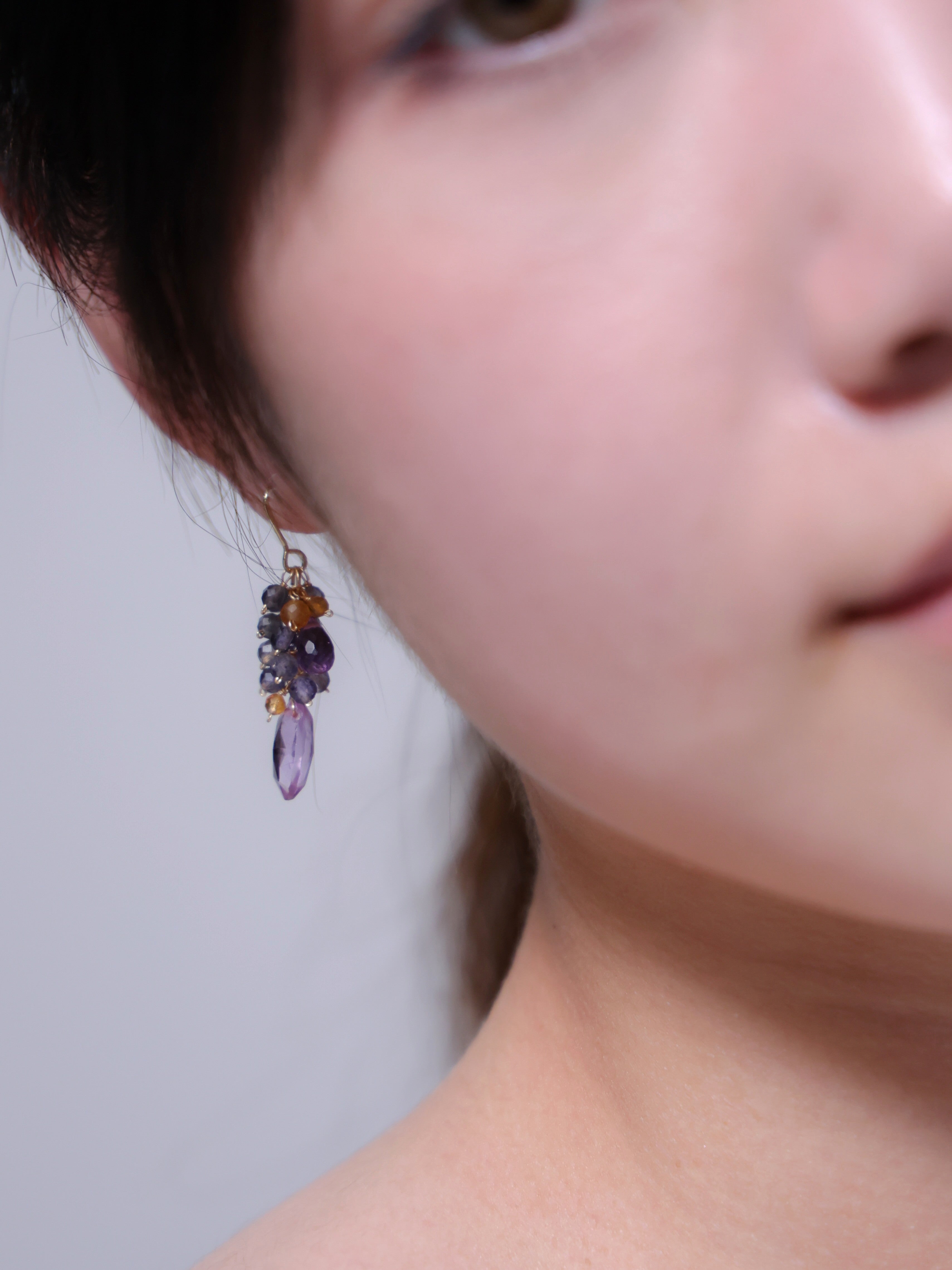 レディース アクセサリー 着画 正面 アップ 優しい雰囲気 春