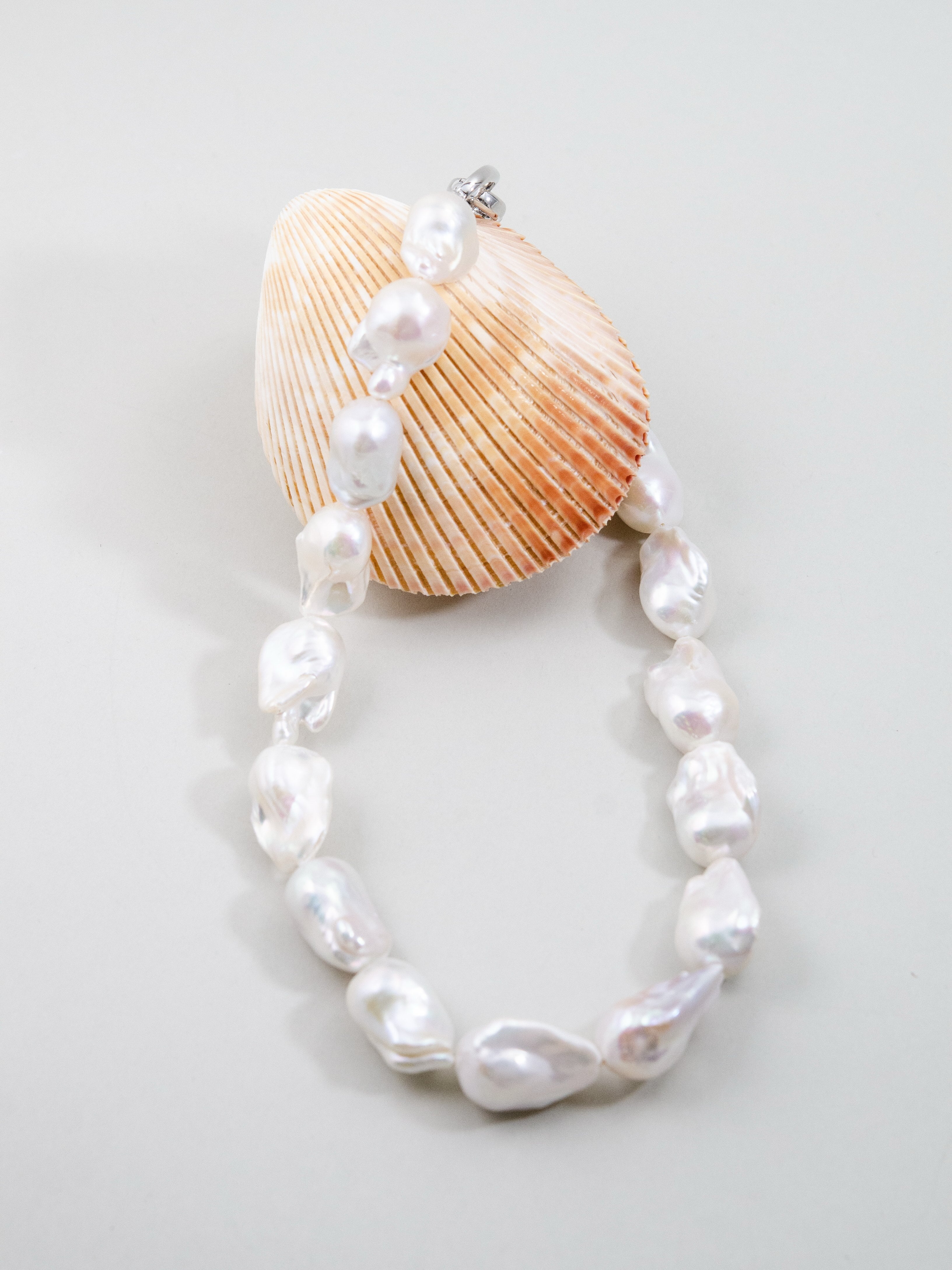 大粒 淡水バロックパール ネックレス 唯一無二の輝き メイン画像 有機的なフォルム 14kgf