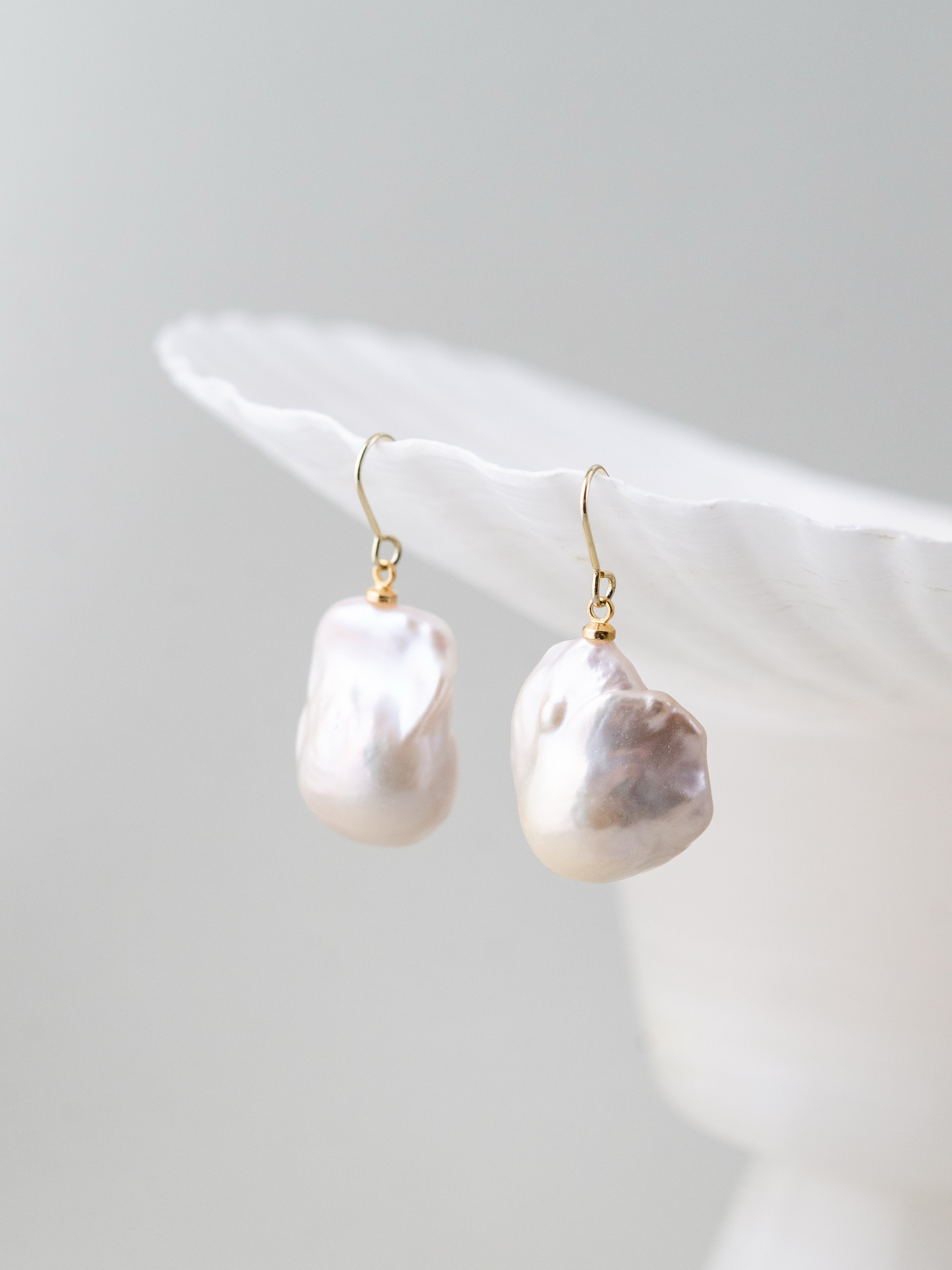 大粒 淡水バロックパール 一粒 ピアス 世界に一つの輝き シンプル 6月誕生石