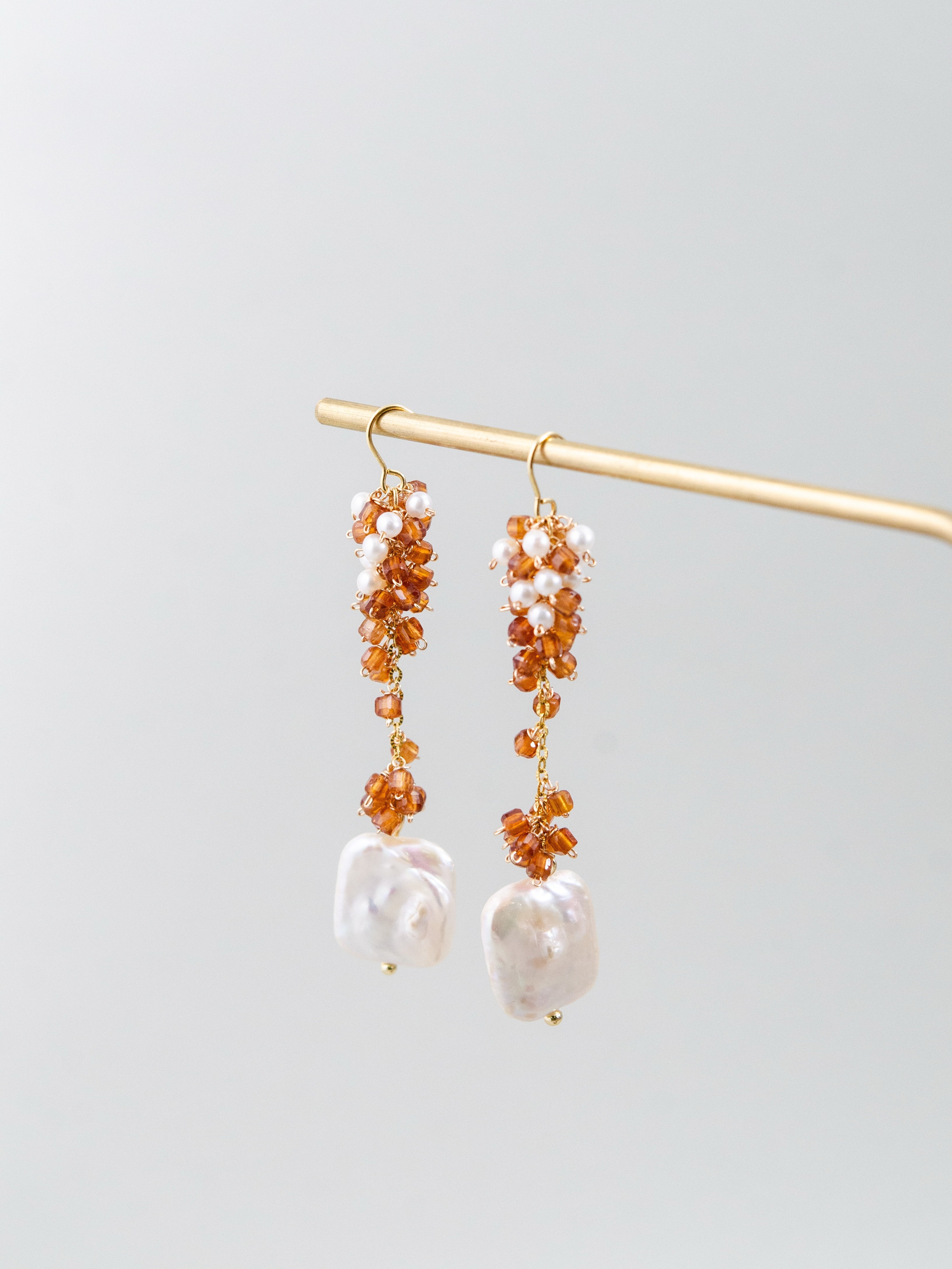 マンダリンガーネット 天然石 ピアス 14kgf 側面 デザイン