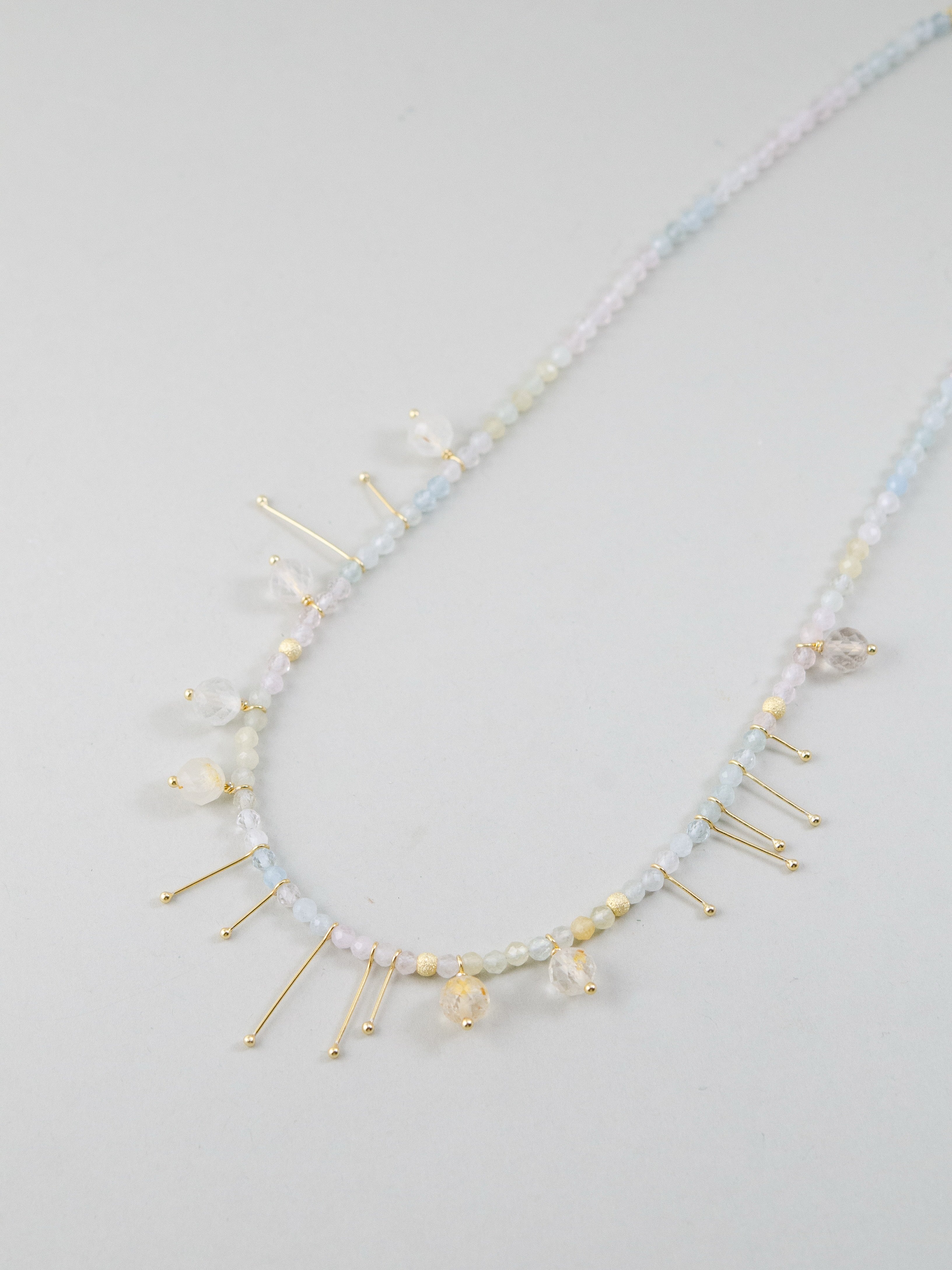 桜色の天然石 モルガナイトネックレス 斜め配置 SV925