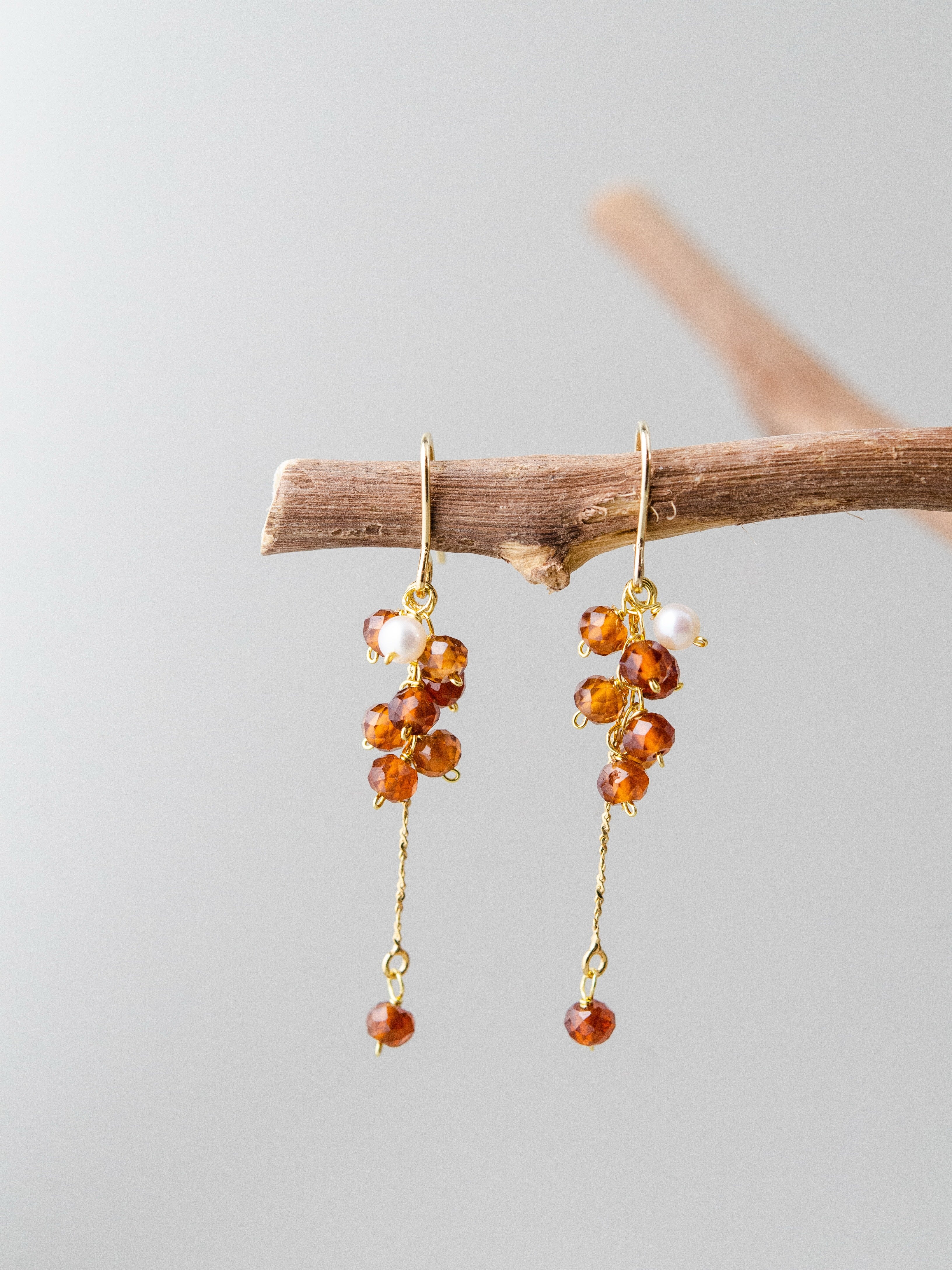 ナチュラル ピアス ディスプレイ 木の枝 オレンジ 天然石