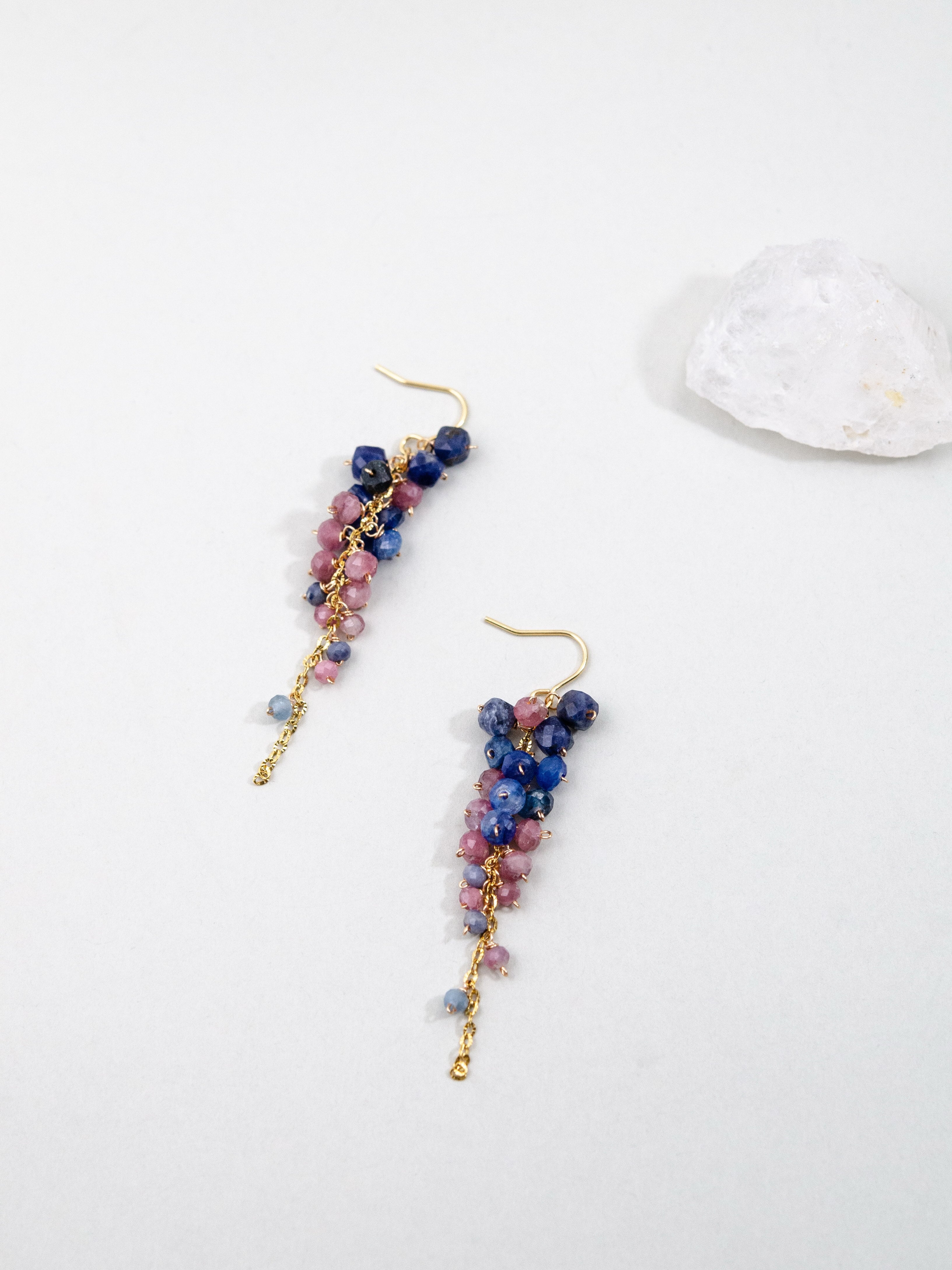 天然石 アクセサリー 置き画 トルマリン ラピスラズリ 詳細 コントラスト