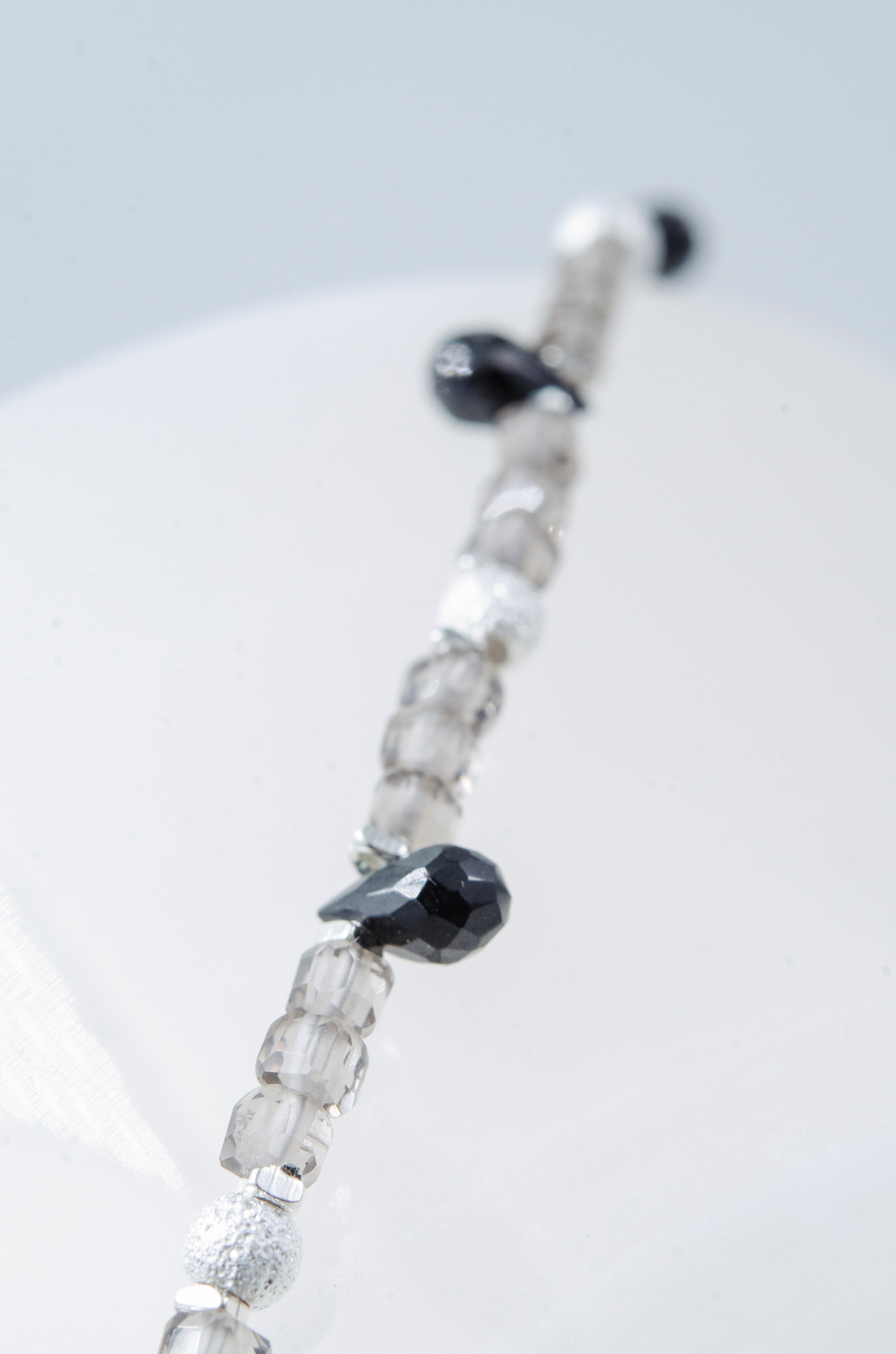 ネックレス ビーズ 詳細 アンティーク 風 ディスプレイ