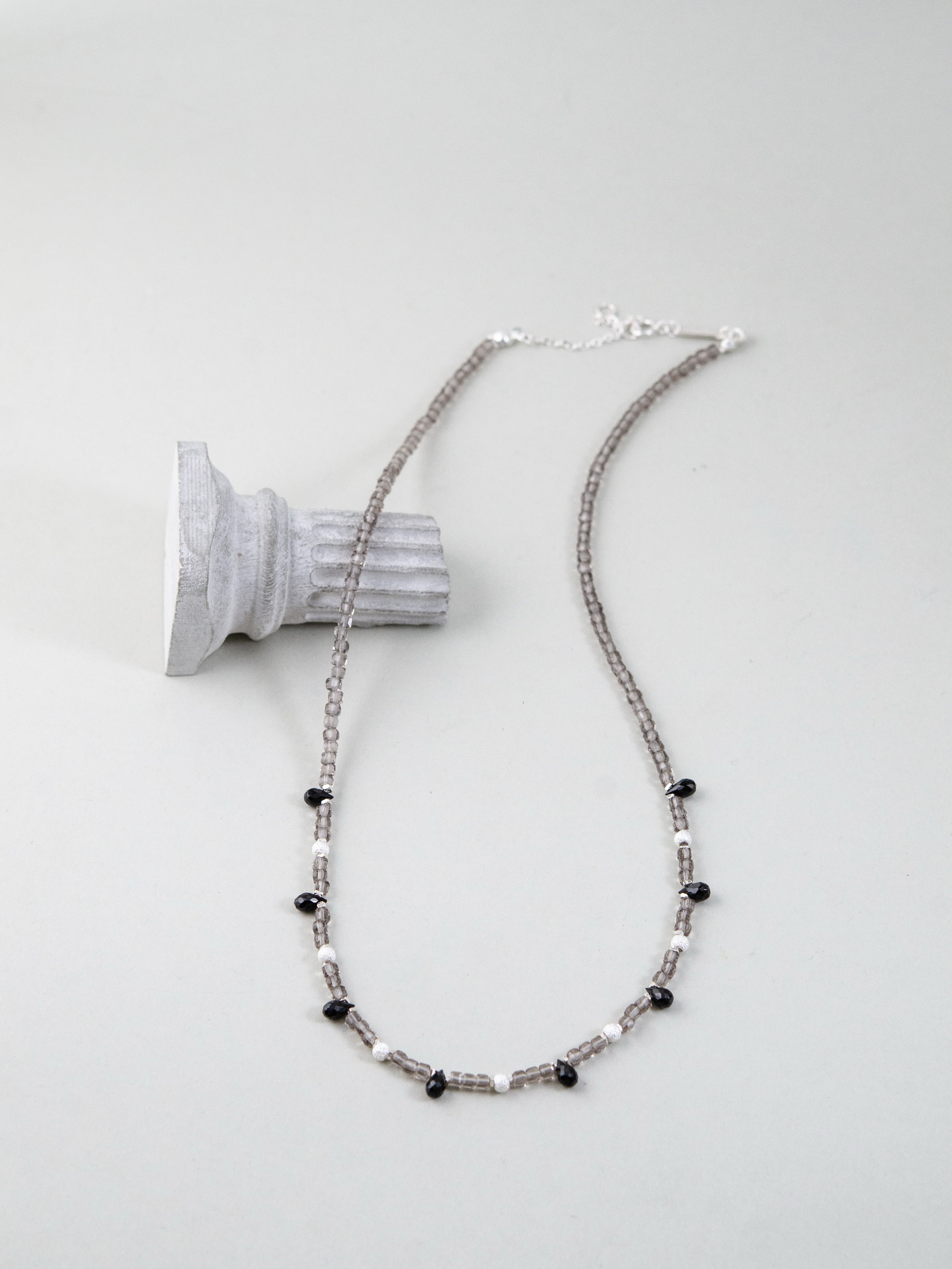 ネックレス ディスプレイ 柱 オブジェ おしゃれ 雰囲気