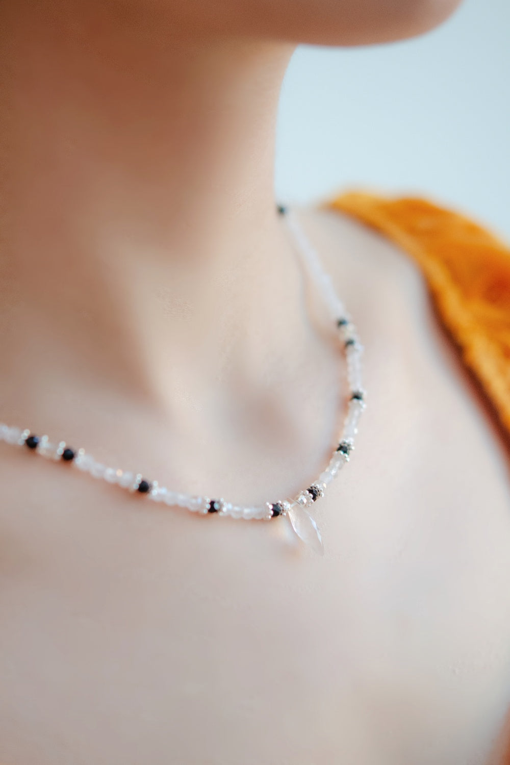 ネックレス 着用 明るい印象 デコルテ 華奢