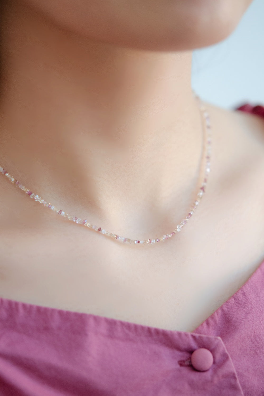 希少石 ネックレス 詳細画像 繊細なカットと光の反射