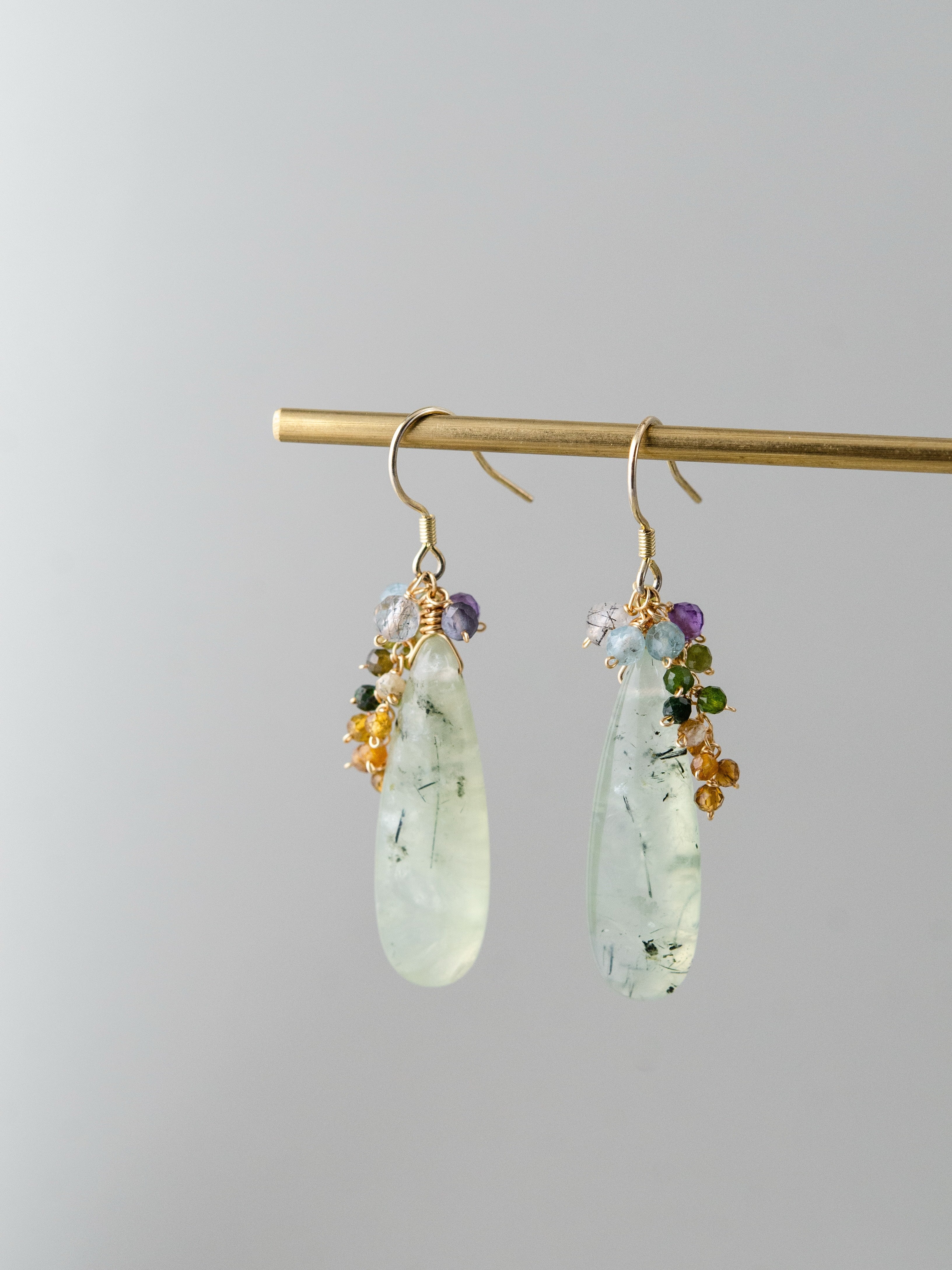 14kgf フックピアス 詳細 ゴールドバーディスプレイ プレナイトの雫