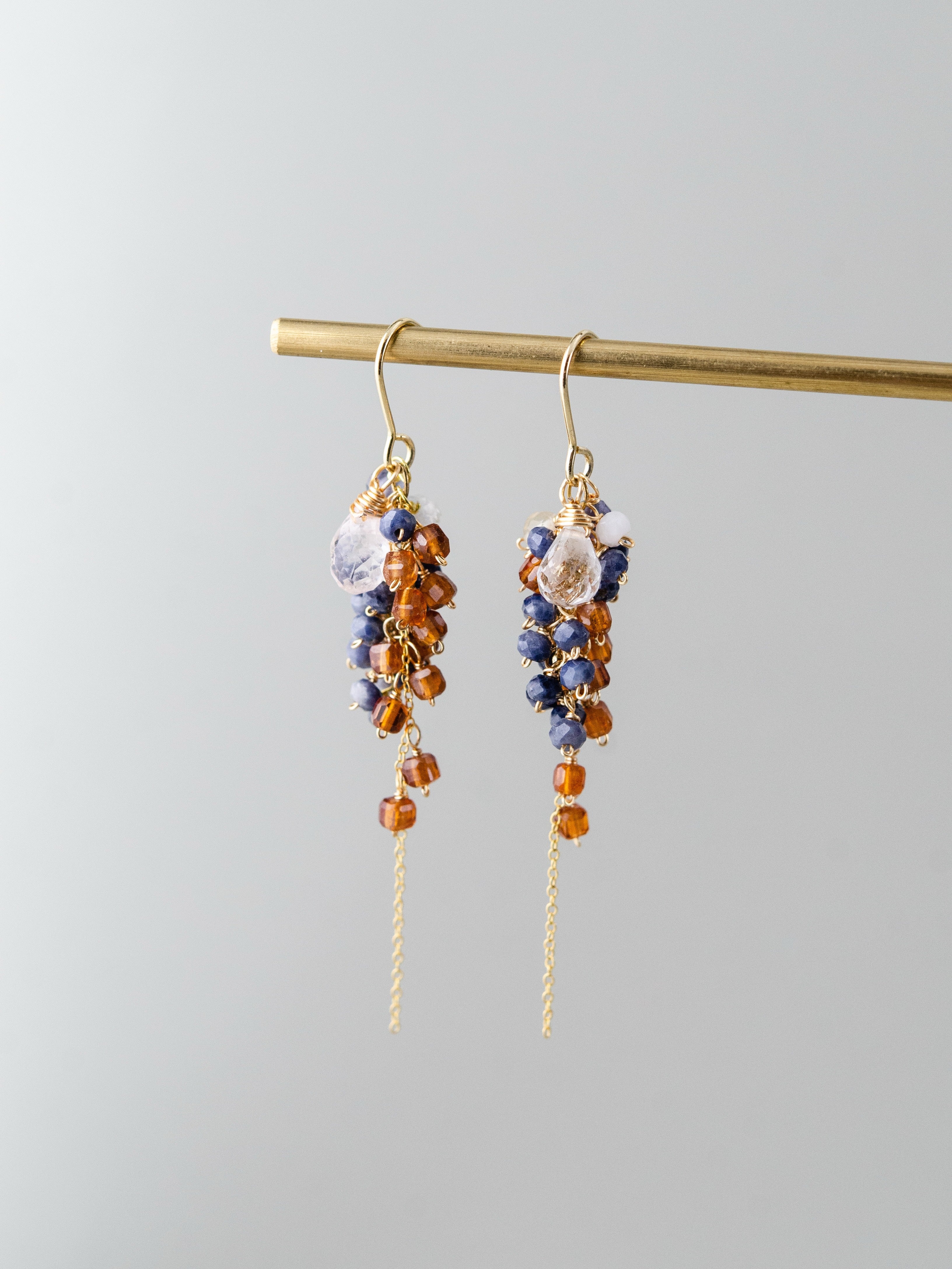 サファイア & スペサルタイトガーネット ピアス 夜空と太陽の対比 14kgf コントラスト