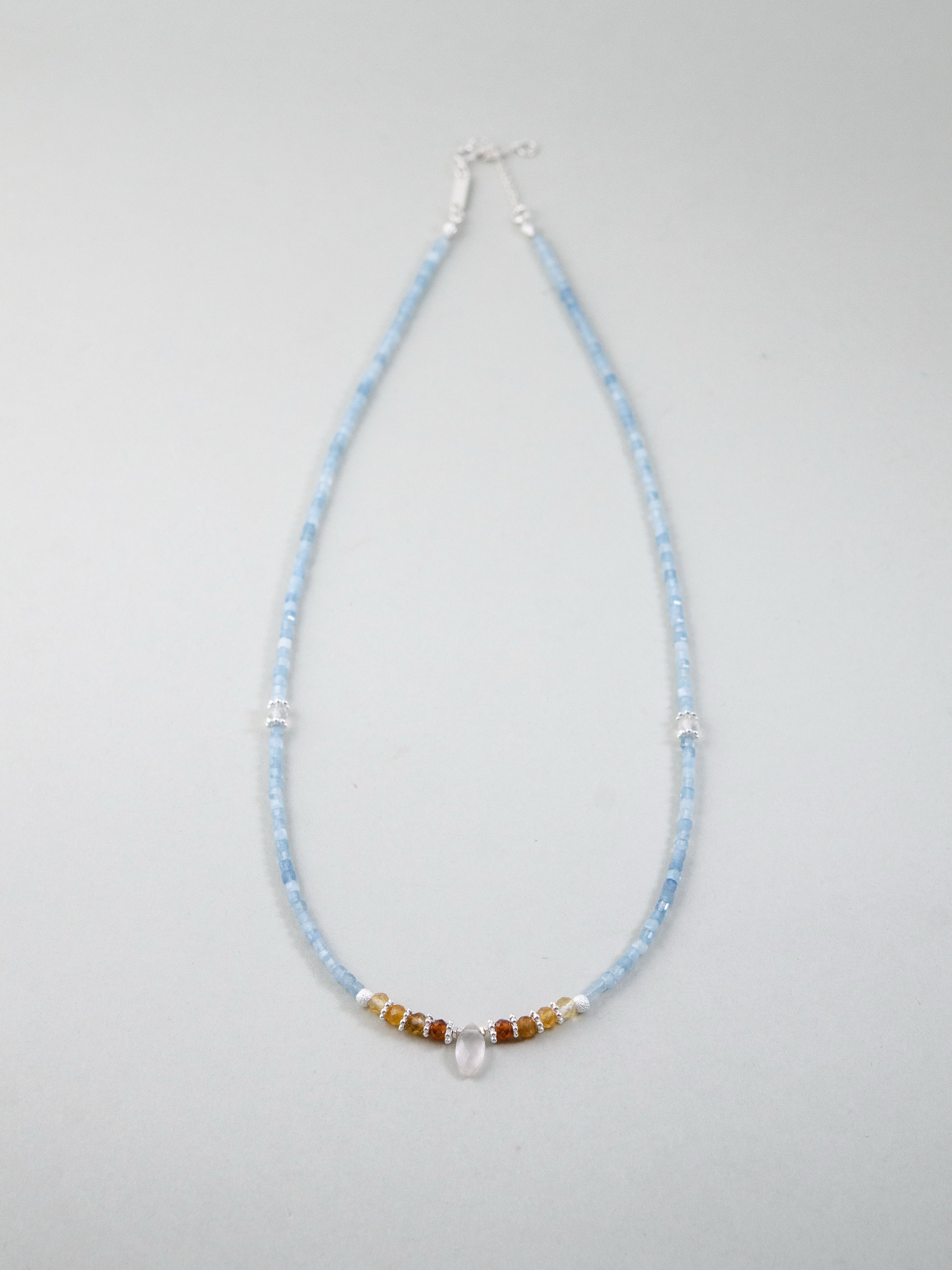 シンプル ネックレス 置き画 デザイン 3色 トリコロール