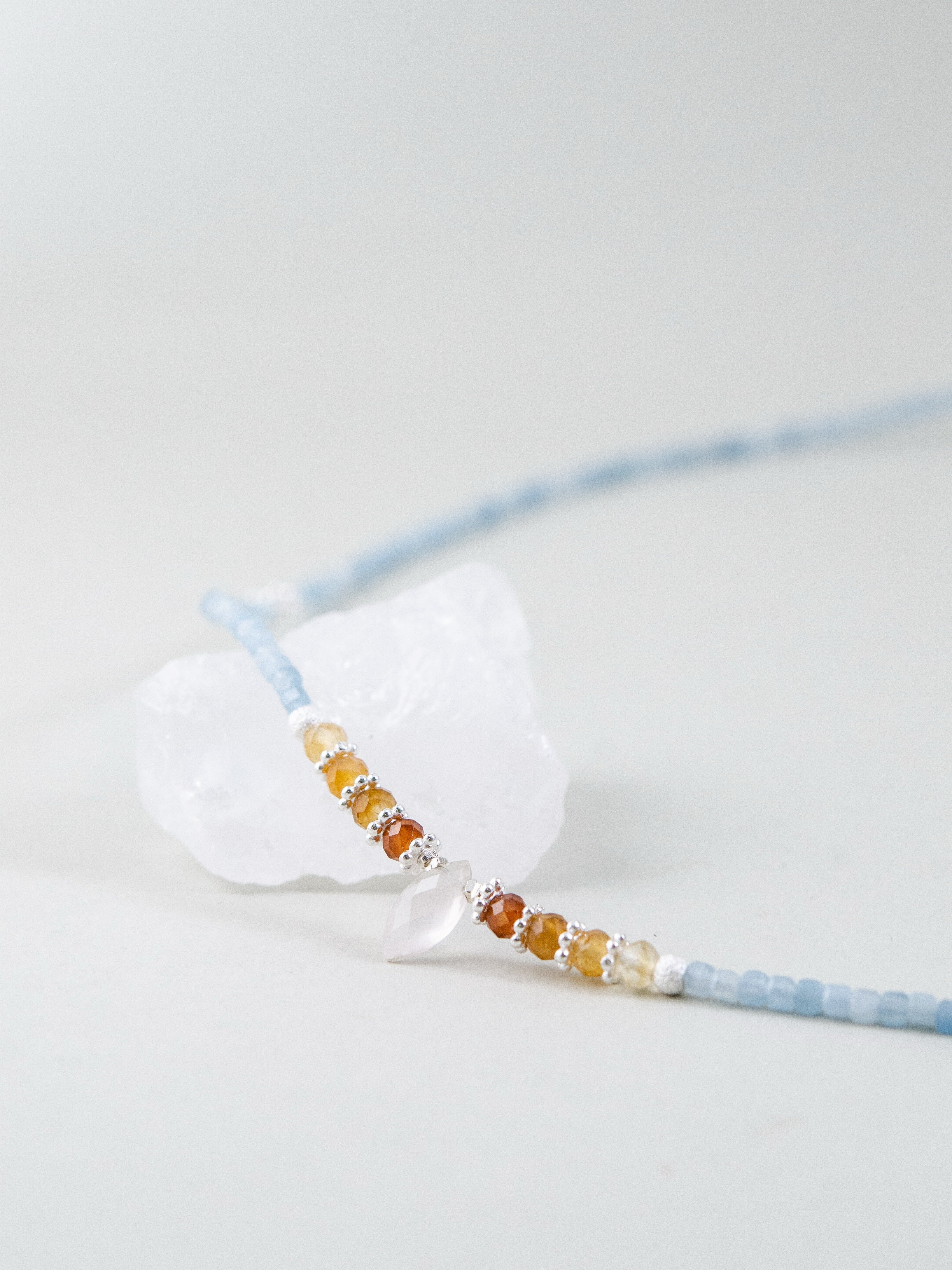 小粒 アクアマリン ビーズ 詳細 質感 天然石