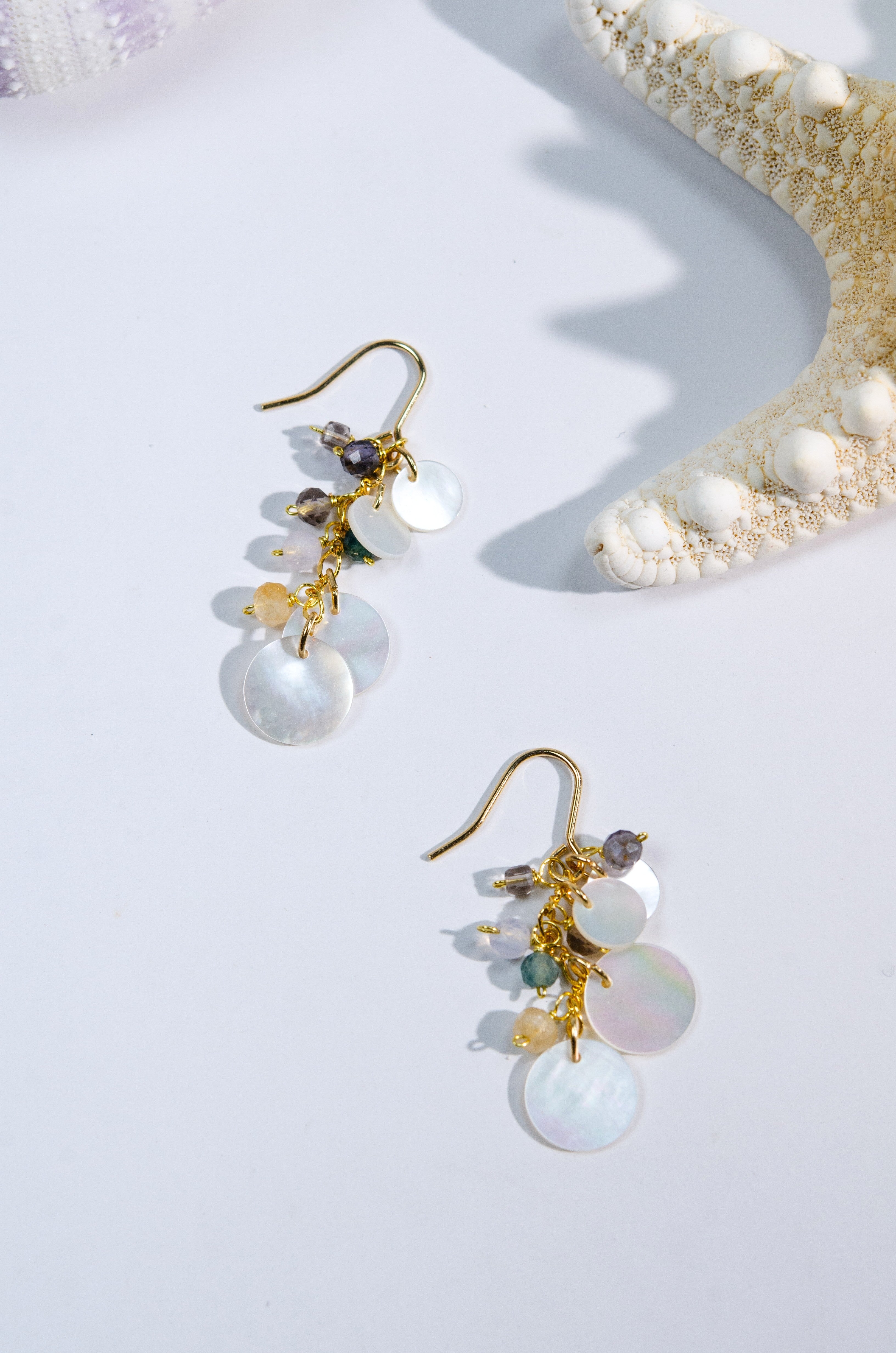 スモーキークォーツ ピアス ヒトデを使ったディスプレイ 夏のシックな装い