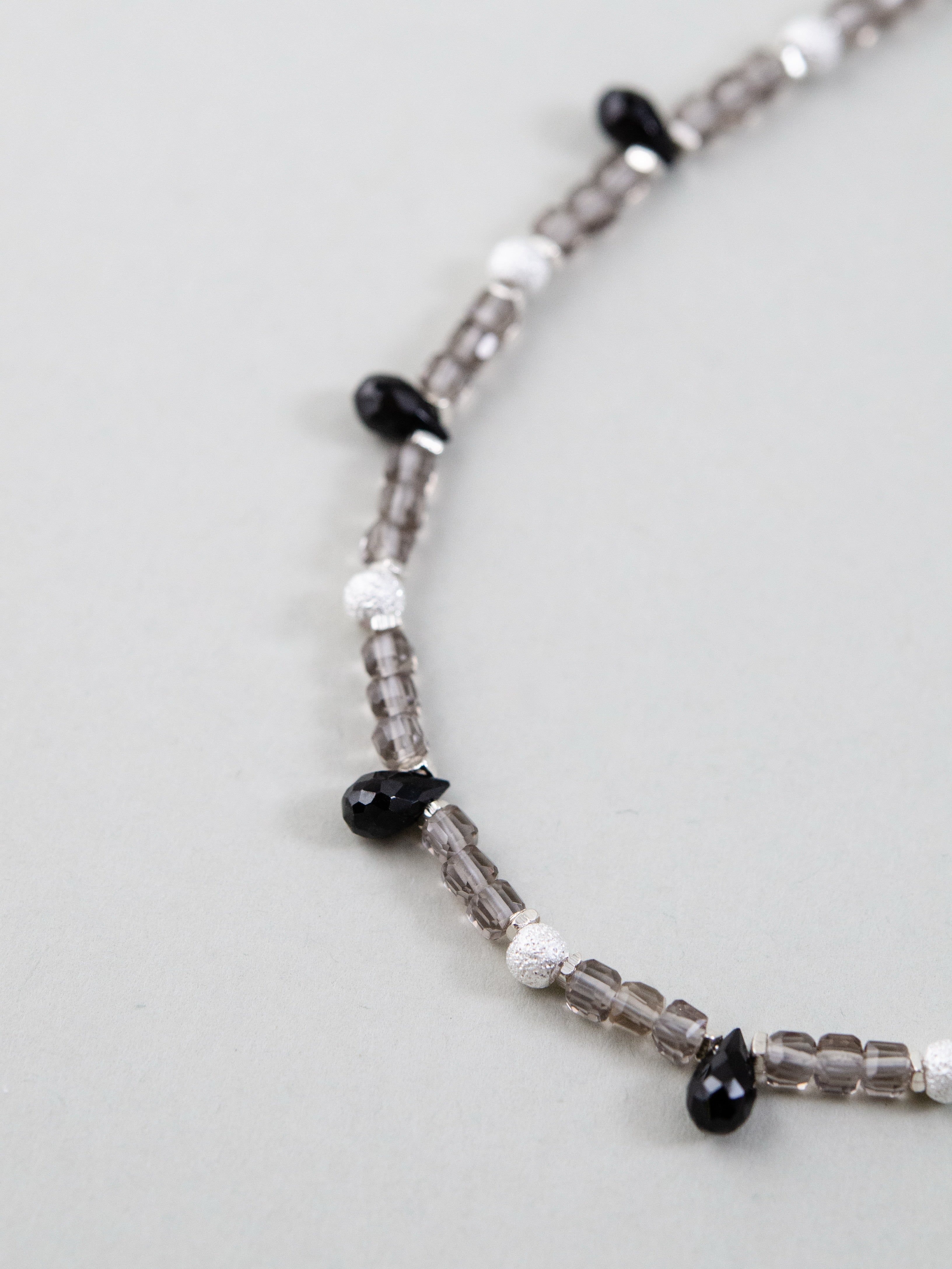 スモーキークォーツ オブシディアン ビーズ 詳細 配列 コントラスト