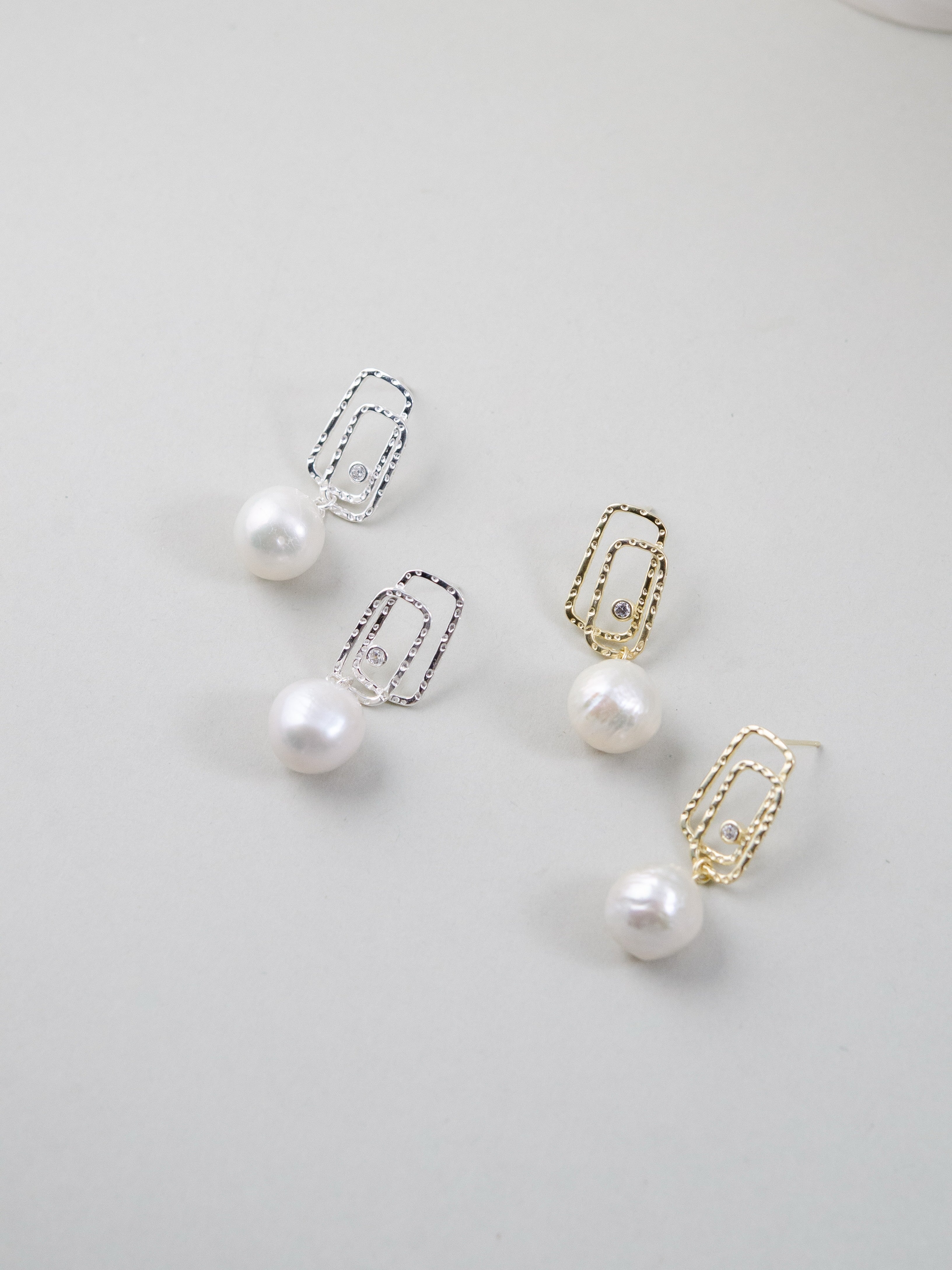 スタッドピアス キャッチ式 装着 簡単 金具 詳細