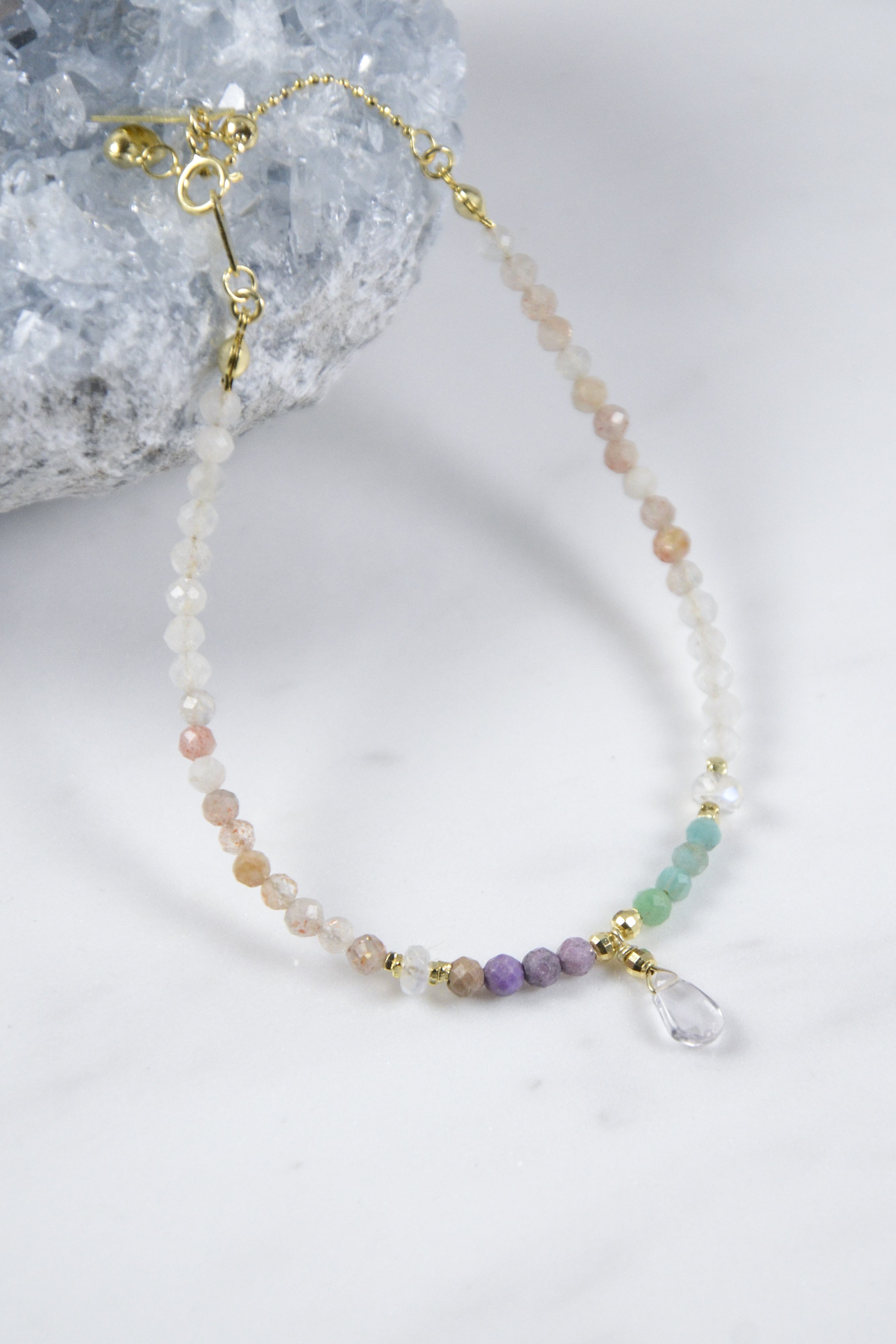 サンストーン & アマゾナイト ブレスレット 朝焼けの虹 メイン画像 パステルカラーの微睡みと雫 K14GP