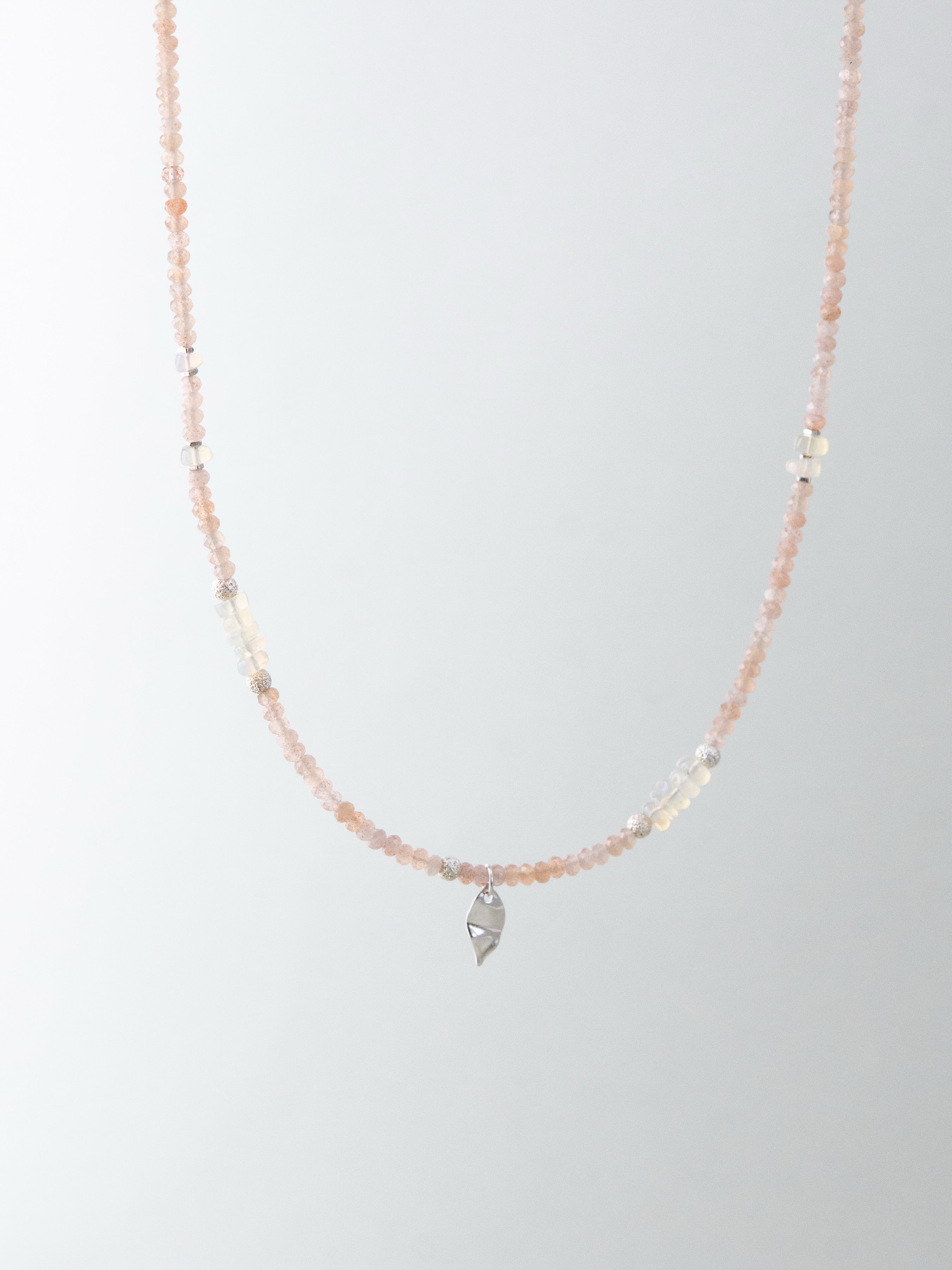 天然石ネックレス 吊り下げ画像 シンプルなラインとSV925シルバー