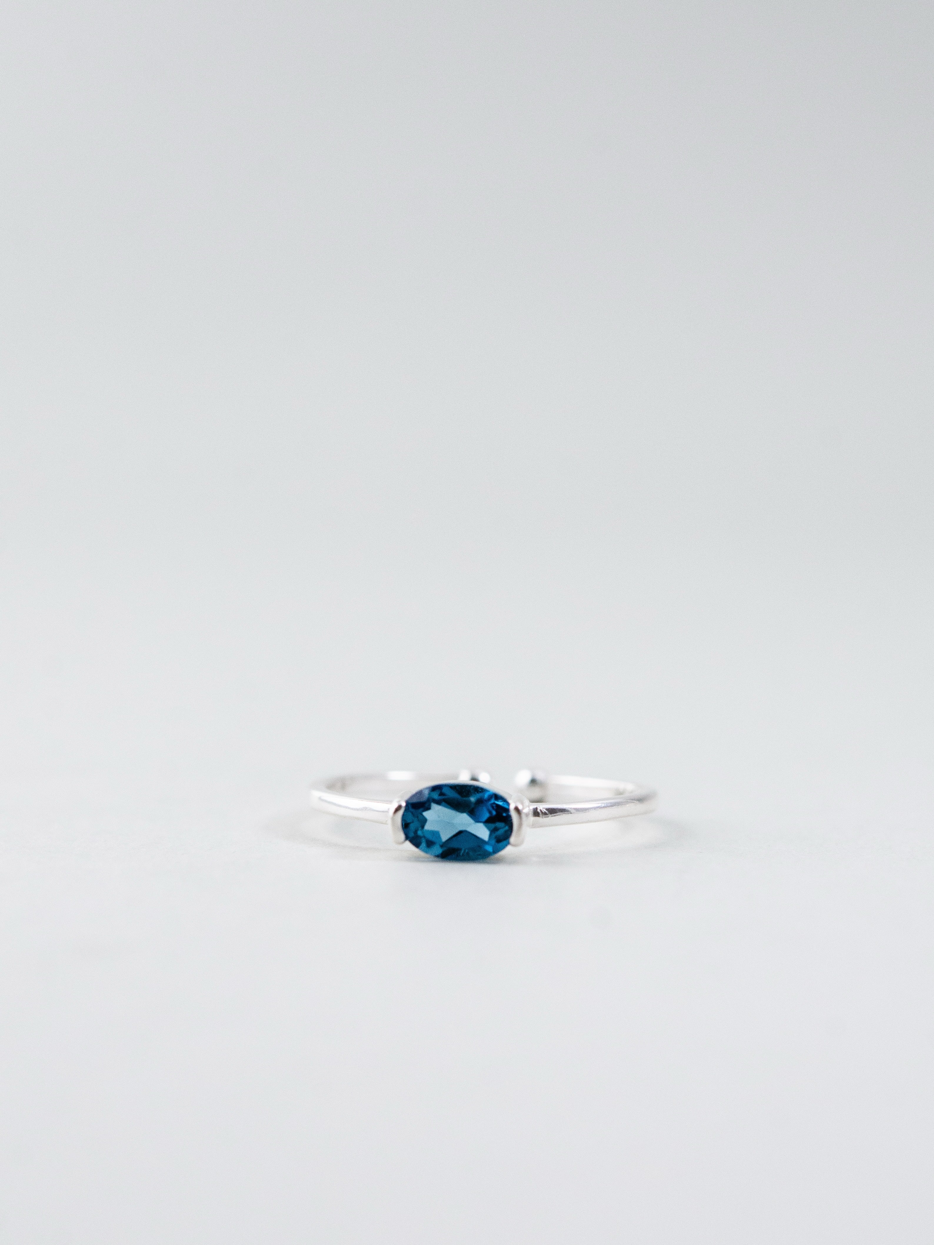 SV925 ブルートパーズリング 商品単体 正面画像