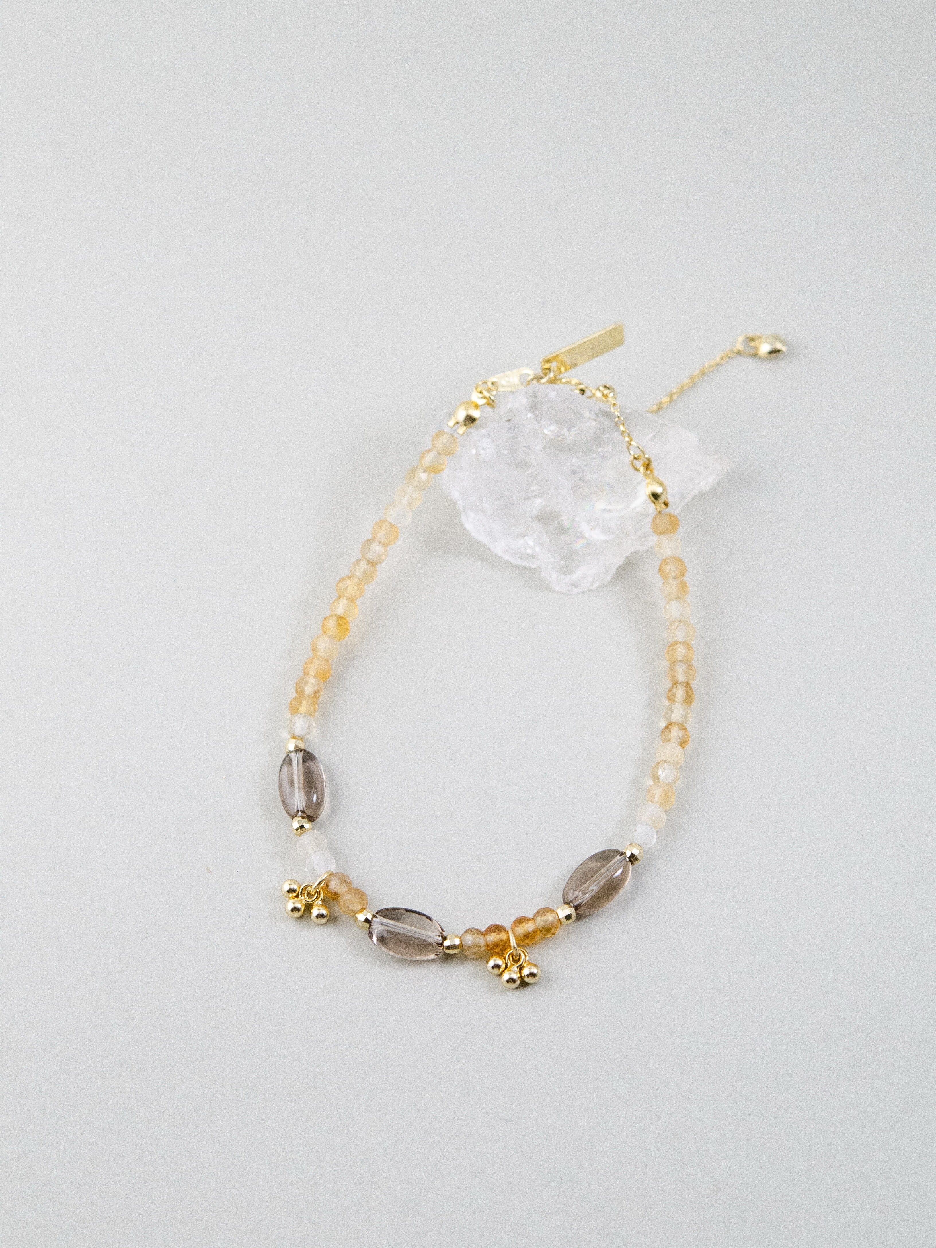 SV925 ブレスレット ゴールド仕上げ 天然石 輝き 置き画