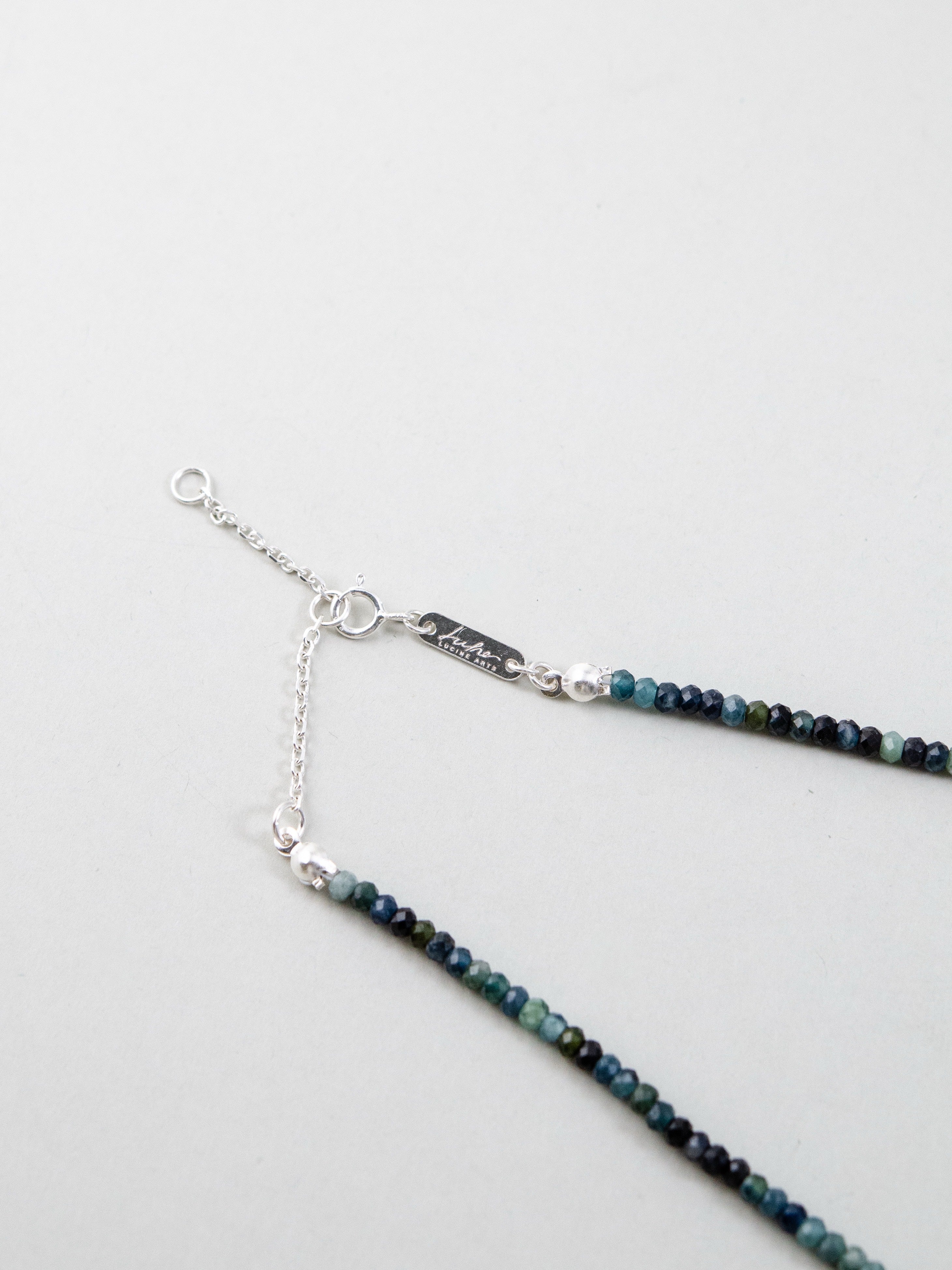 SV925製留め具とアジャスターチェーン詳細 銀色の輝き