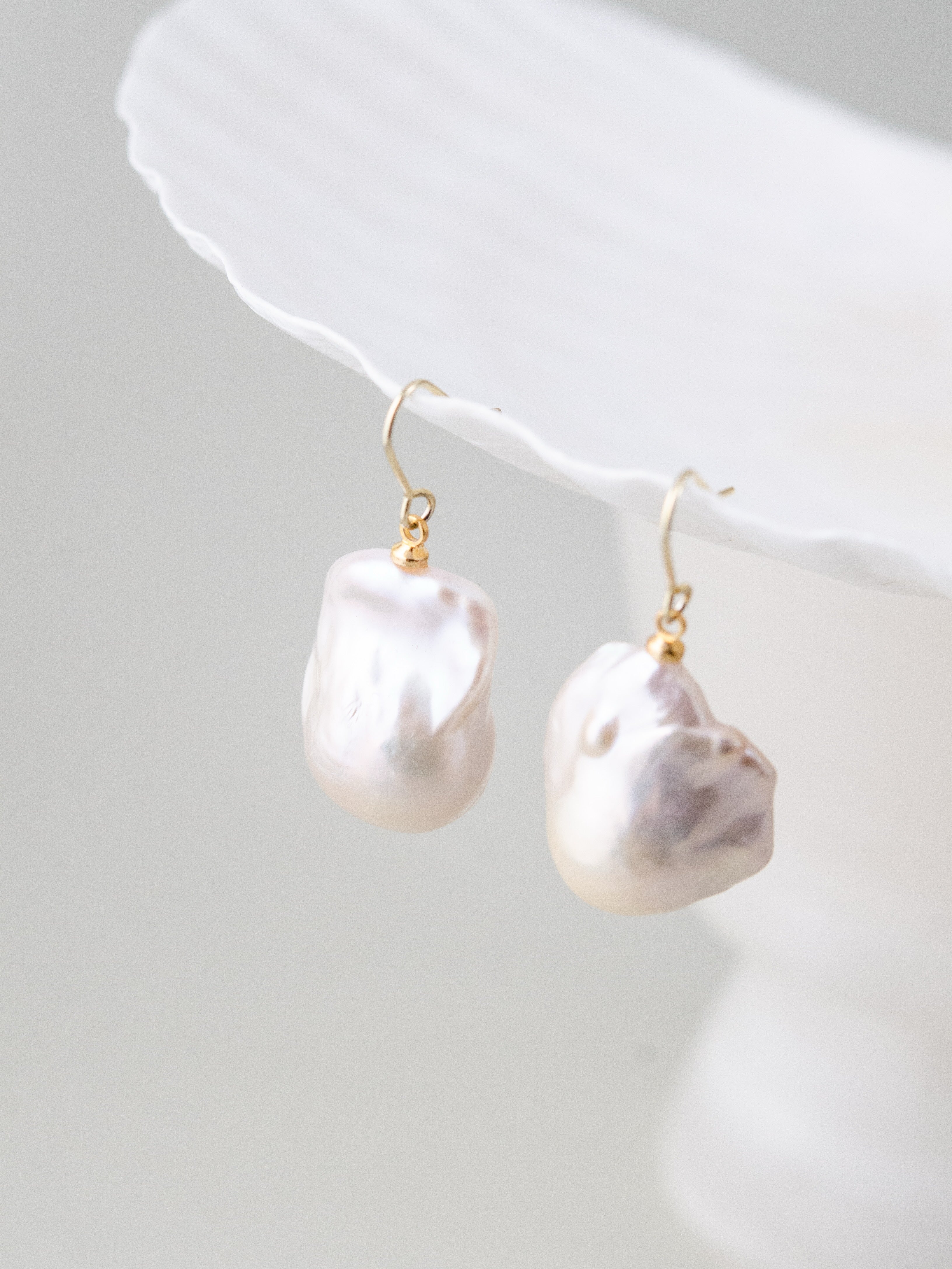 揺れる 大粒パール 吊り画像 艶 テリ 6月誕生石