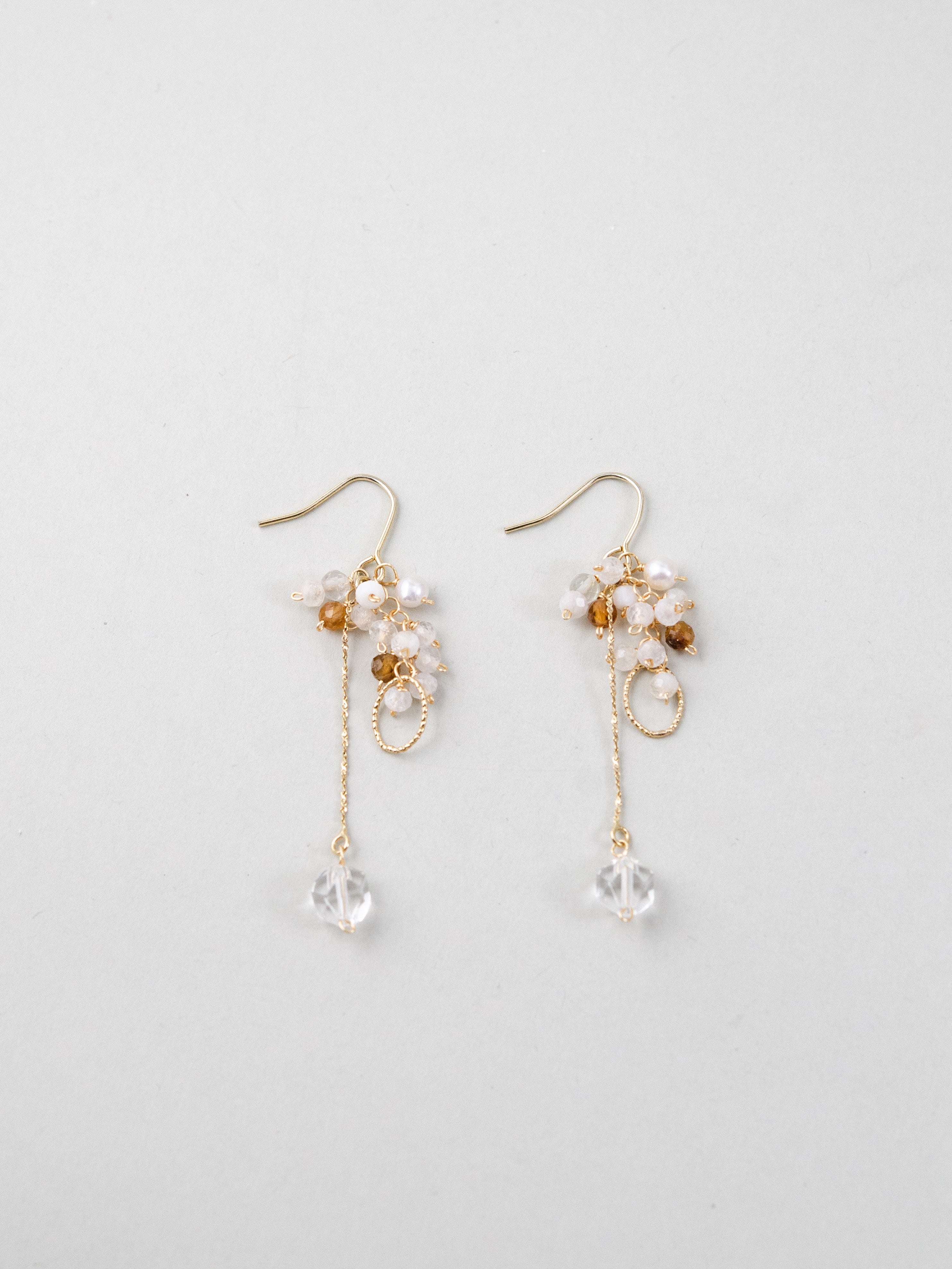 トルマリン ピアス 白背景 商品全体図 透き通る石の質感