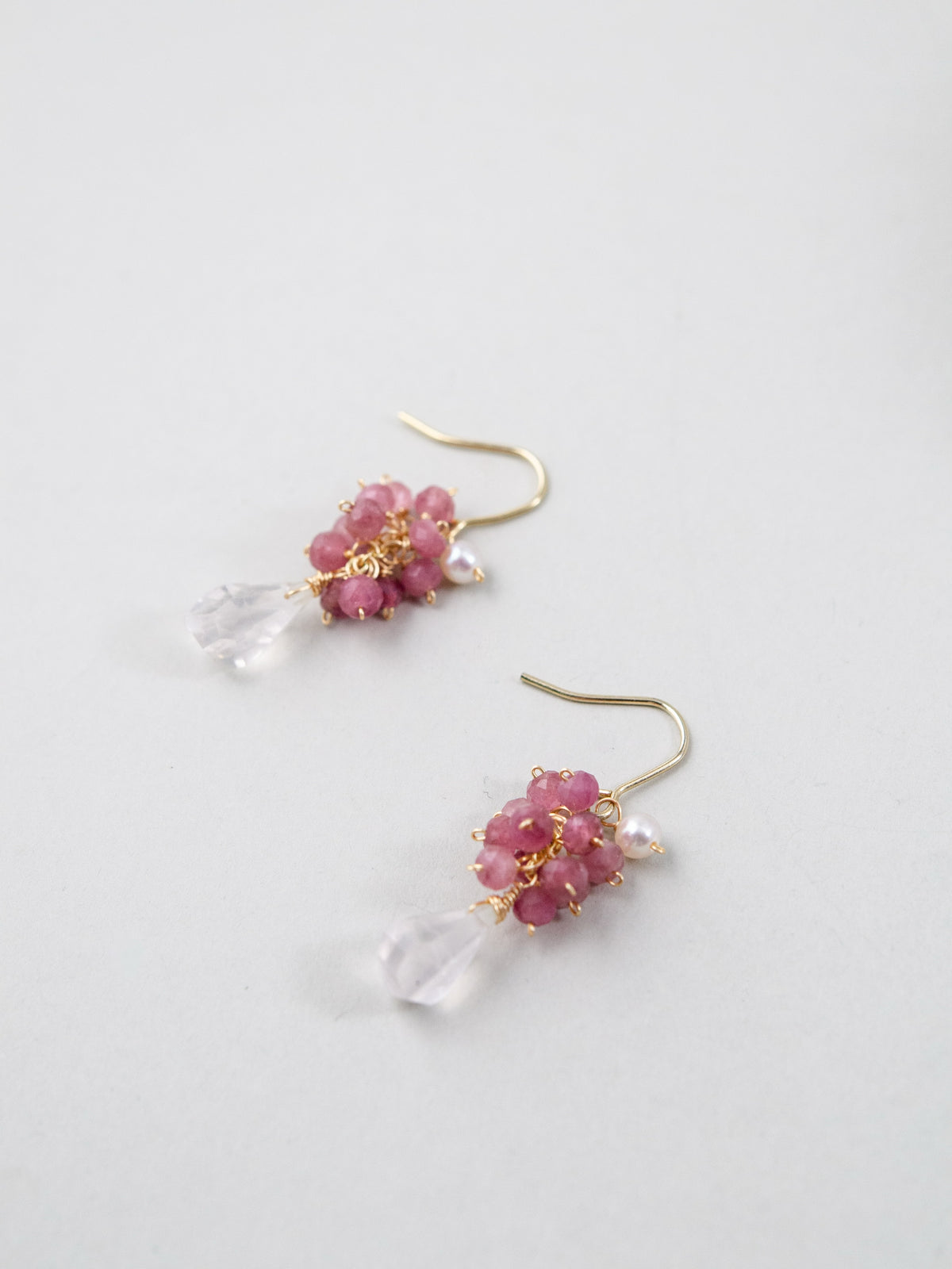 天然石ピアス 平置き トルマリンとローズクォーツのペア 14kgf