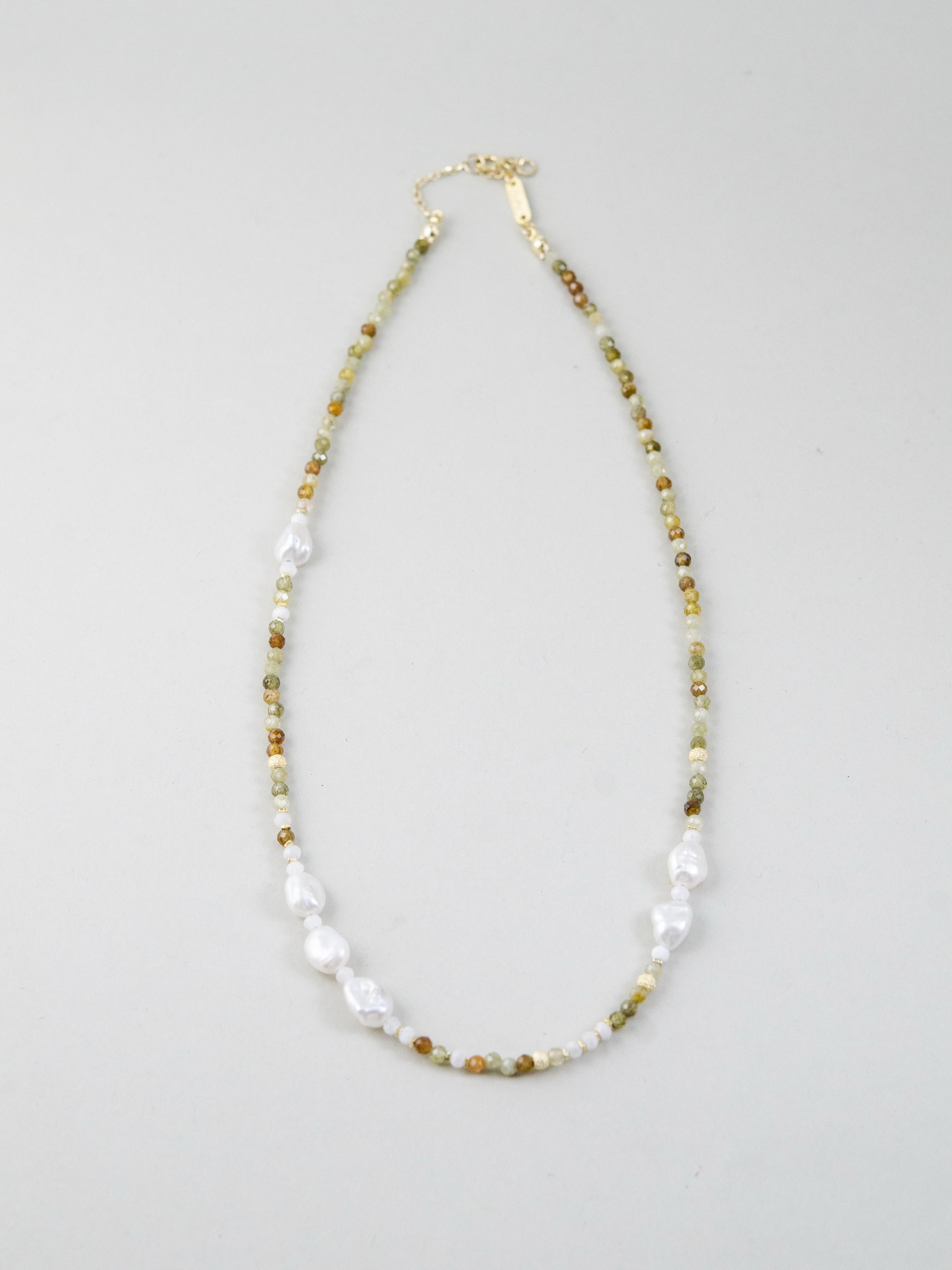 ツァボライト 淡水パール ネックレス 平置き 全体図 K14GP